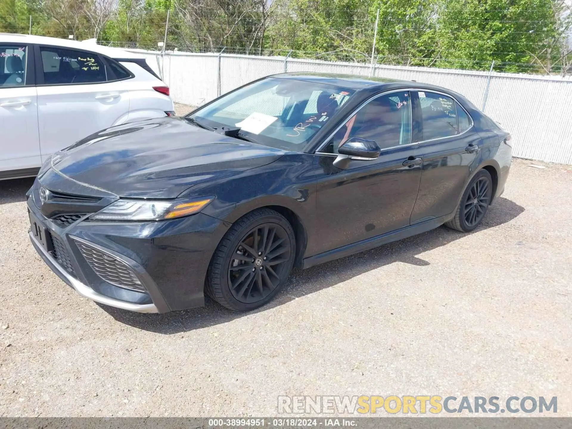 2 fotografías del automóvil dañado 4T1K61AK3MU409004 TOYOTA CAMRY 2021