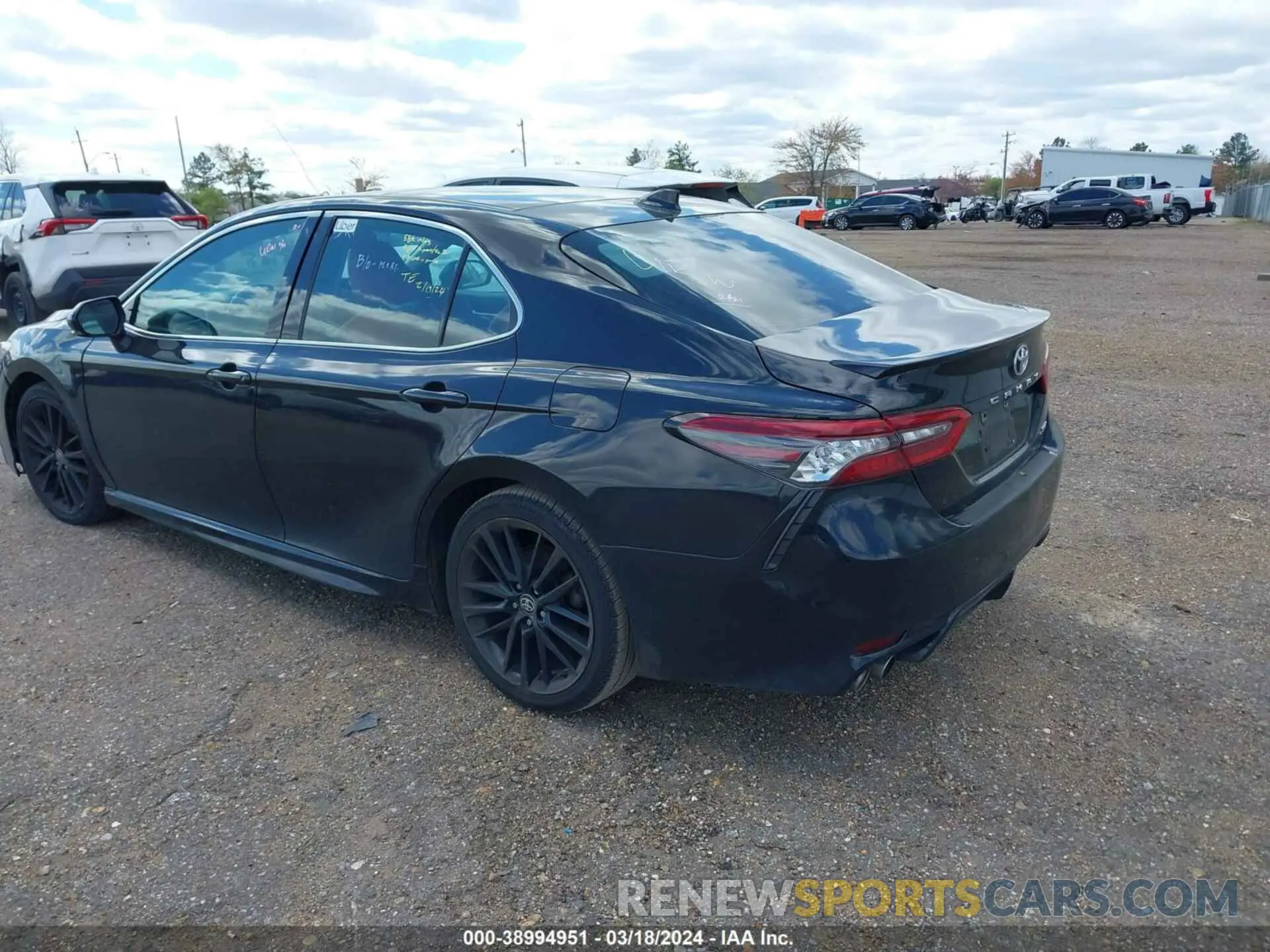 3 fotografías del automóvil dañado 4T1K61AK3MU409004 TOYOTA CAMRY 2021