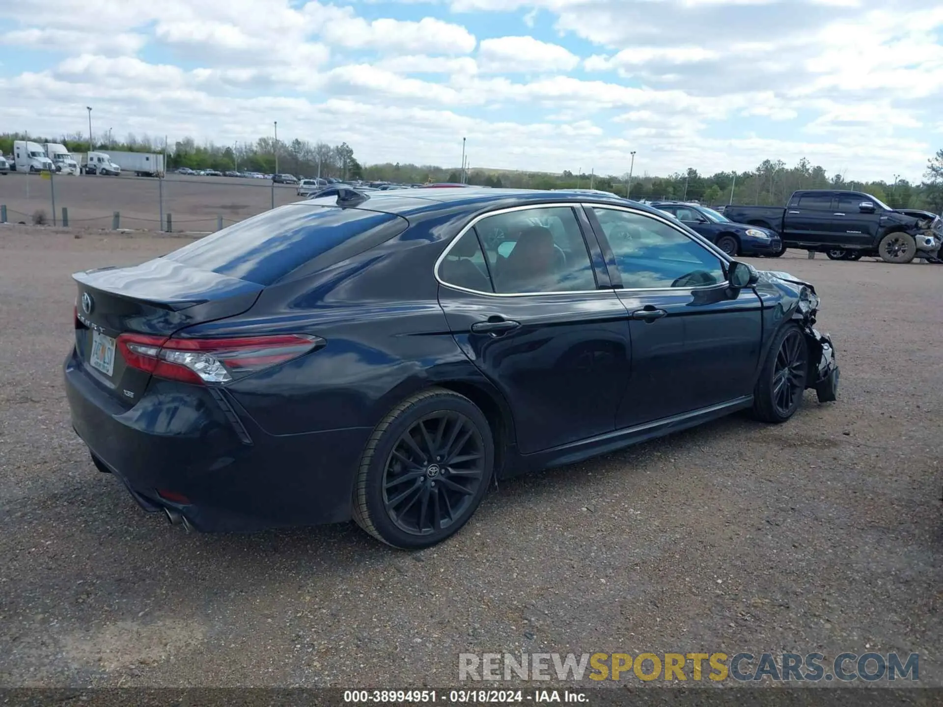 4 fotografías del automóvil dañado 4T1K61AK3MU409004 TOYOTA CAMRY 2021