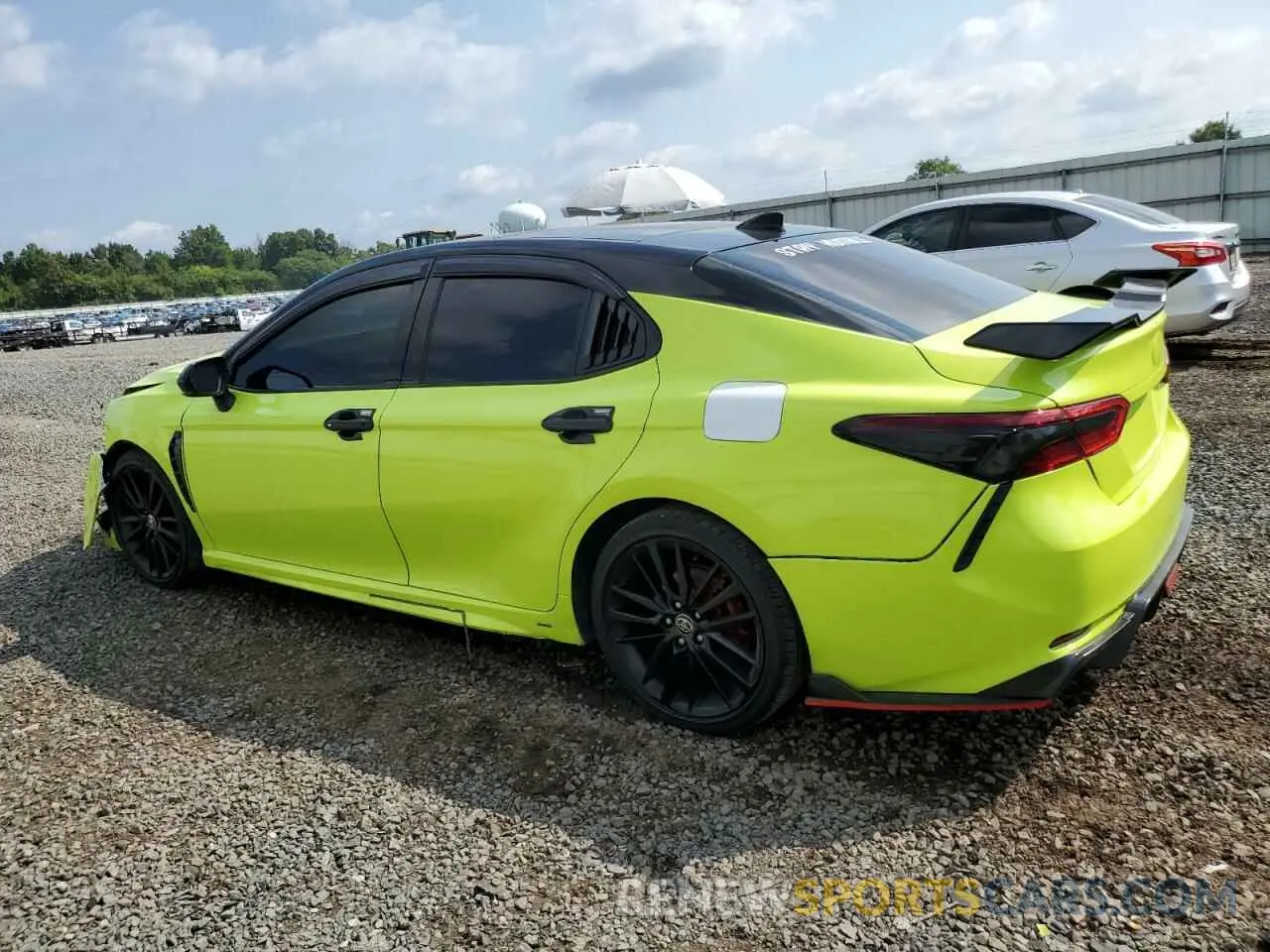 2 fotografías del automóvil dañado 4T1K61AK3MU489209 TOYOTA CAMRY 2021