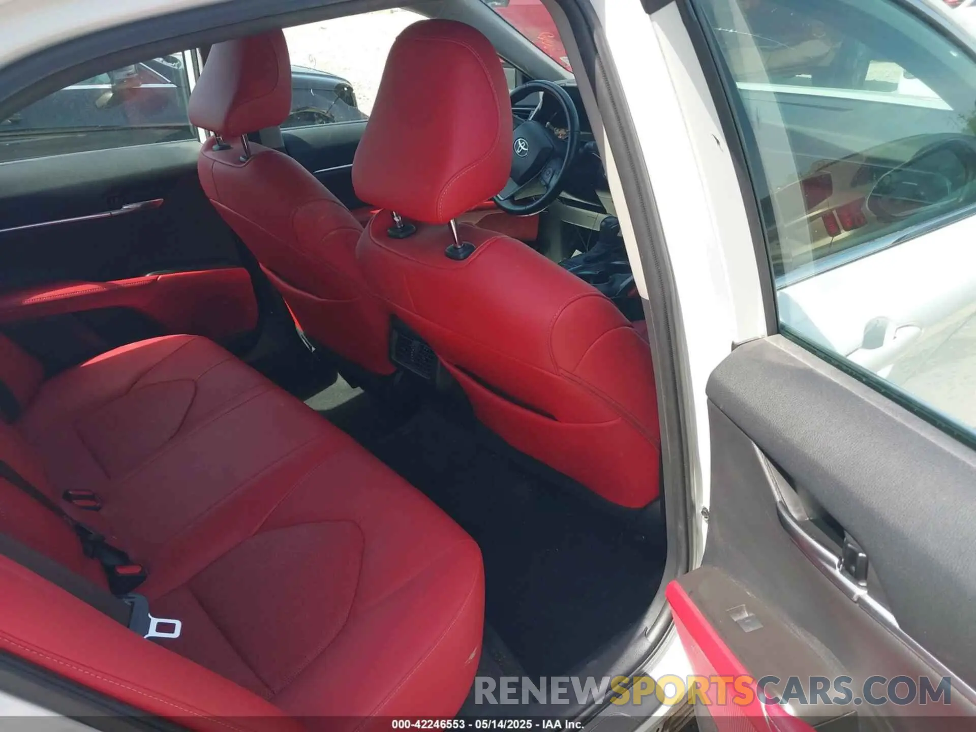 8 fotografías del automóvil dañado 4T1K61AK3MU542720 TOYOTA CAMRY 2021