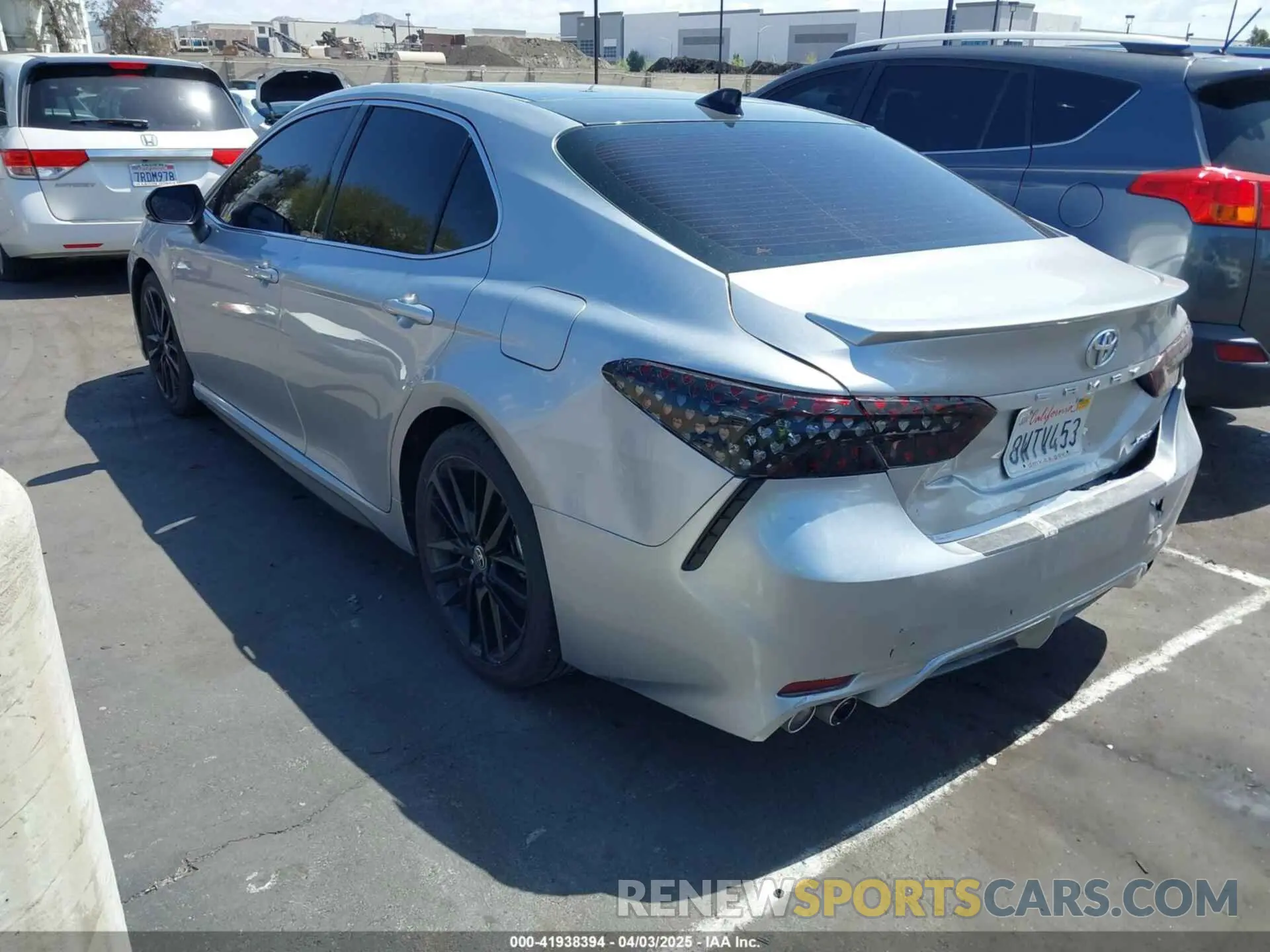 3 fotografías del automóvil dañado 4T1K61AK3MU577984 TOYOTA CAMRY 2021