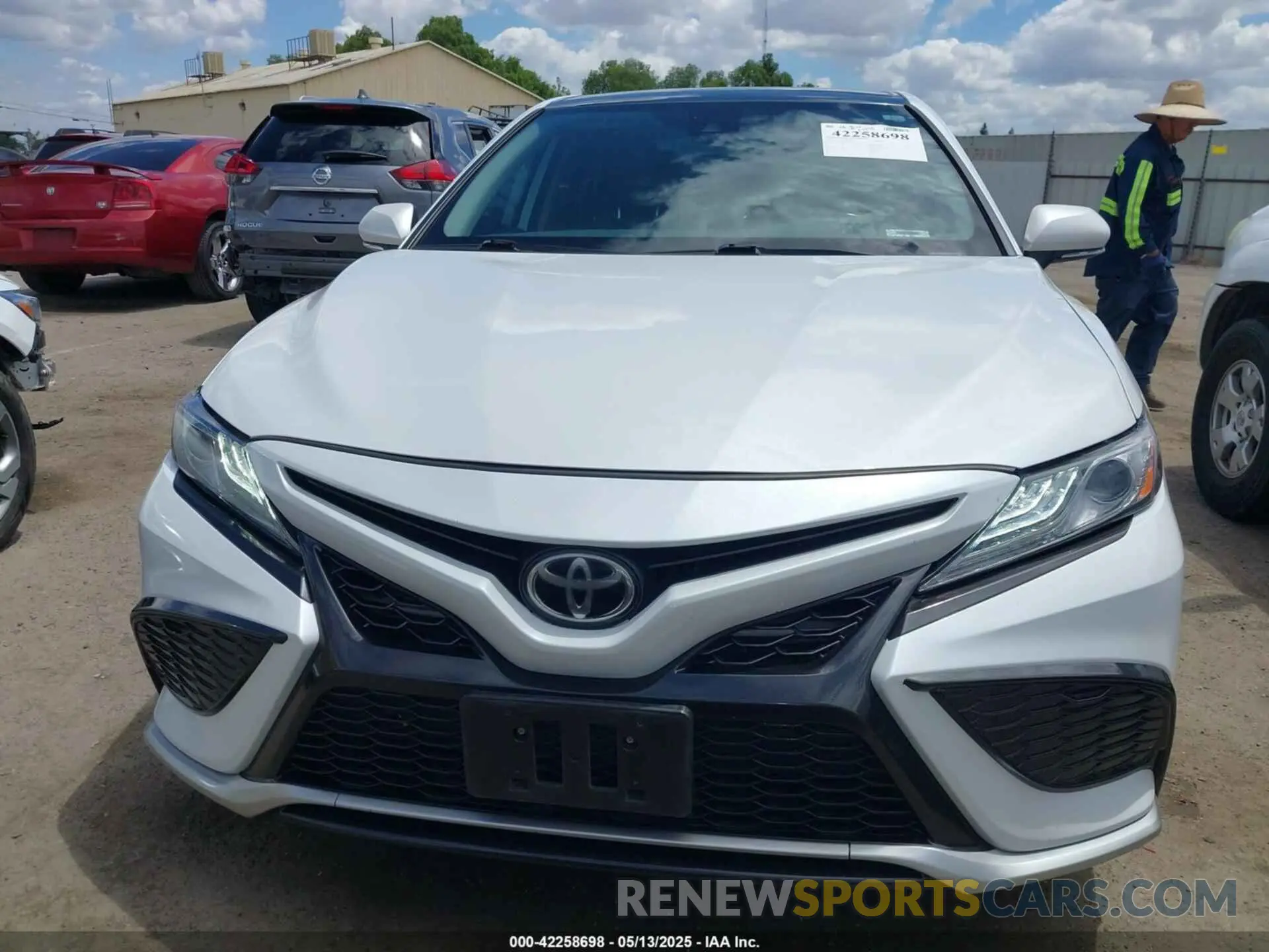 12 fotografías del automóvil dañado 4T1K61AK3MU584563 TOYOTA CAMRY 2021