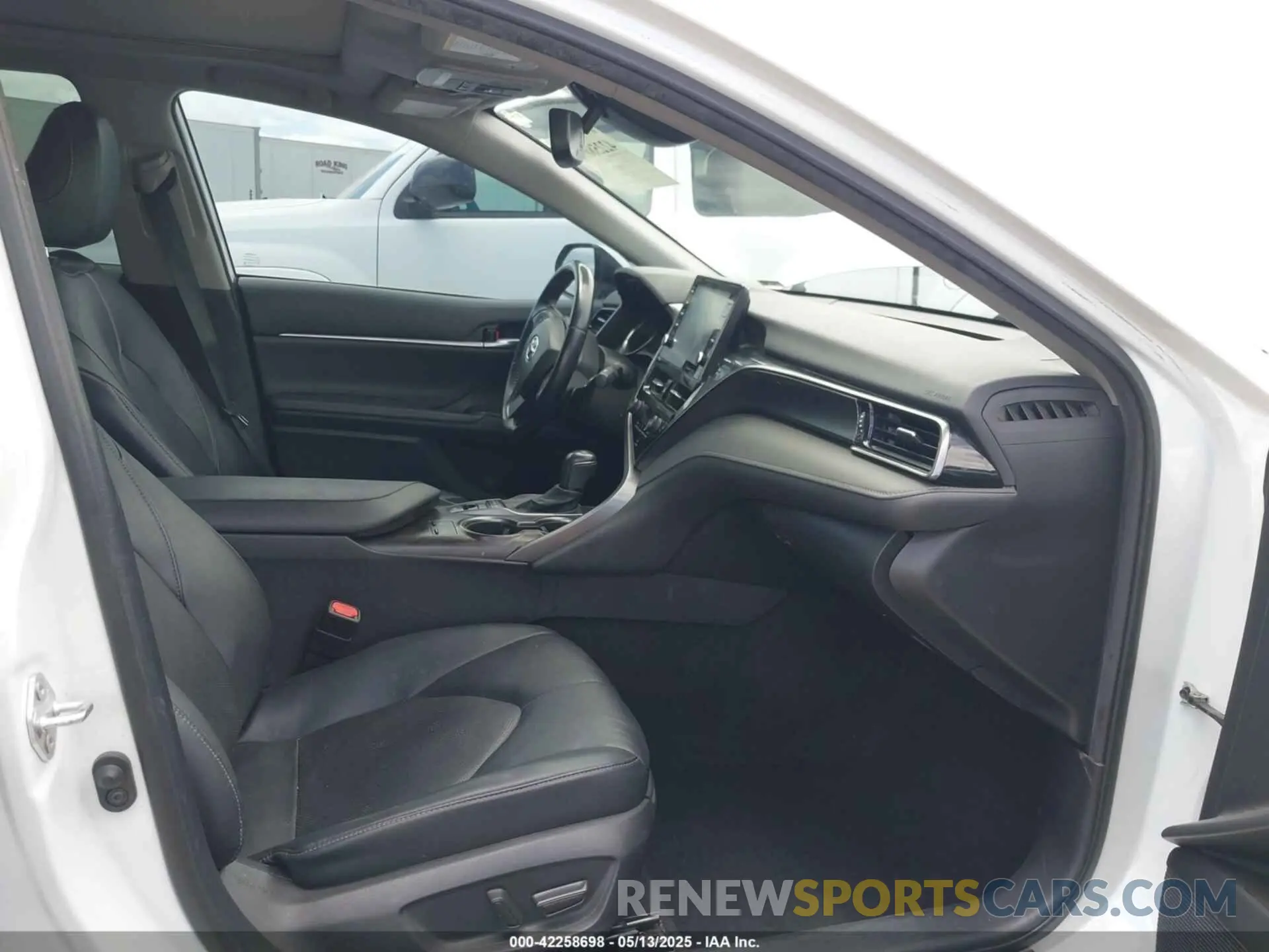 5 fotografías del automóvil dañado 4T1K61AK3MU584563 TOYOTA CAMRY 2021