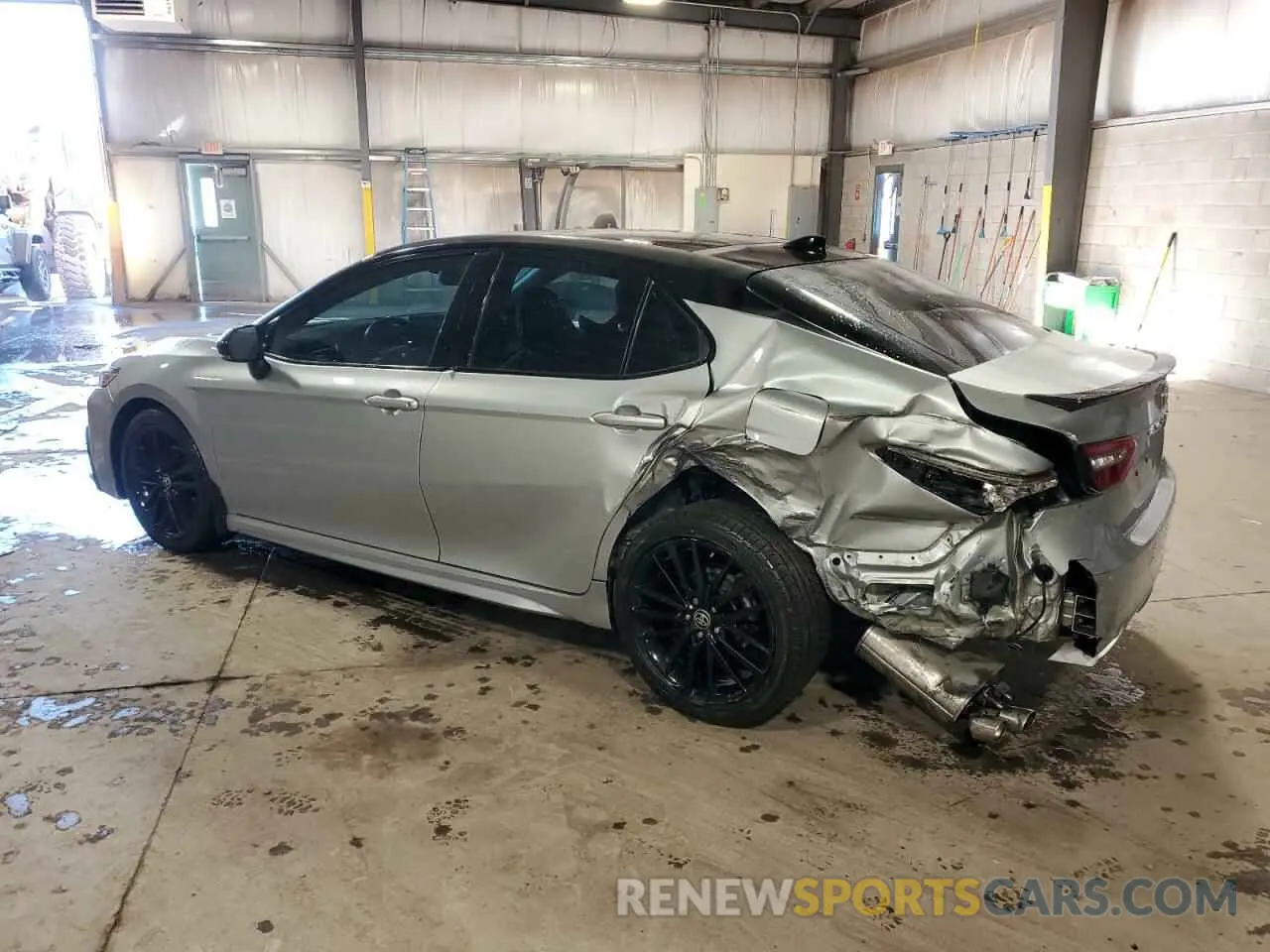 2 fotografías del automóvil dañado 4T1K61AK4MU404376 TOYOTA CAMRY 2021