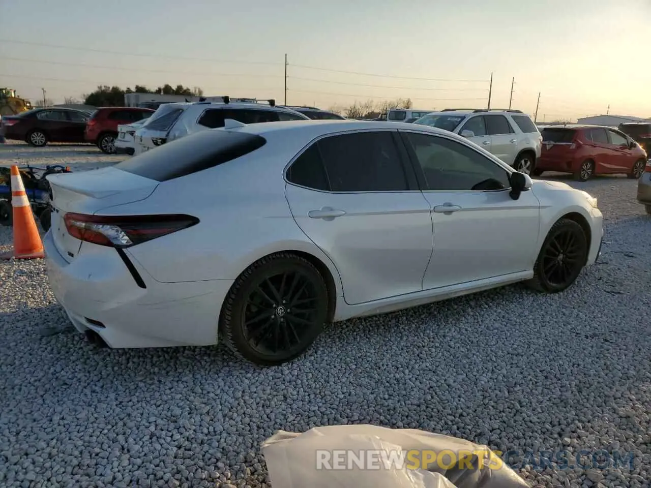 3 fotografías del automóvil dañado 4T1K61AK4MU590498 TOYOTA CAMRY 2021