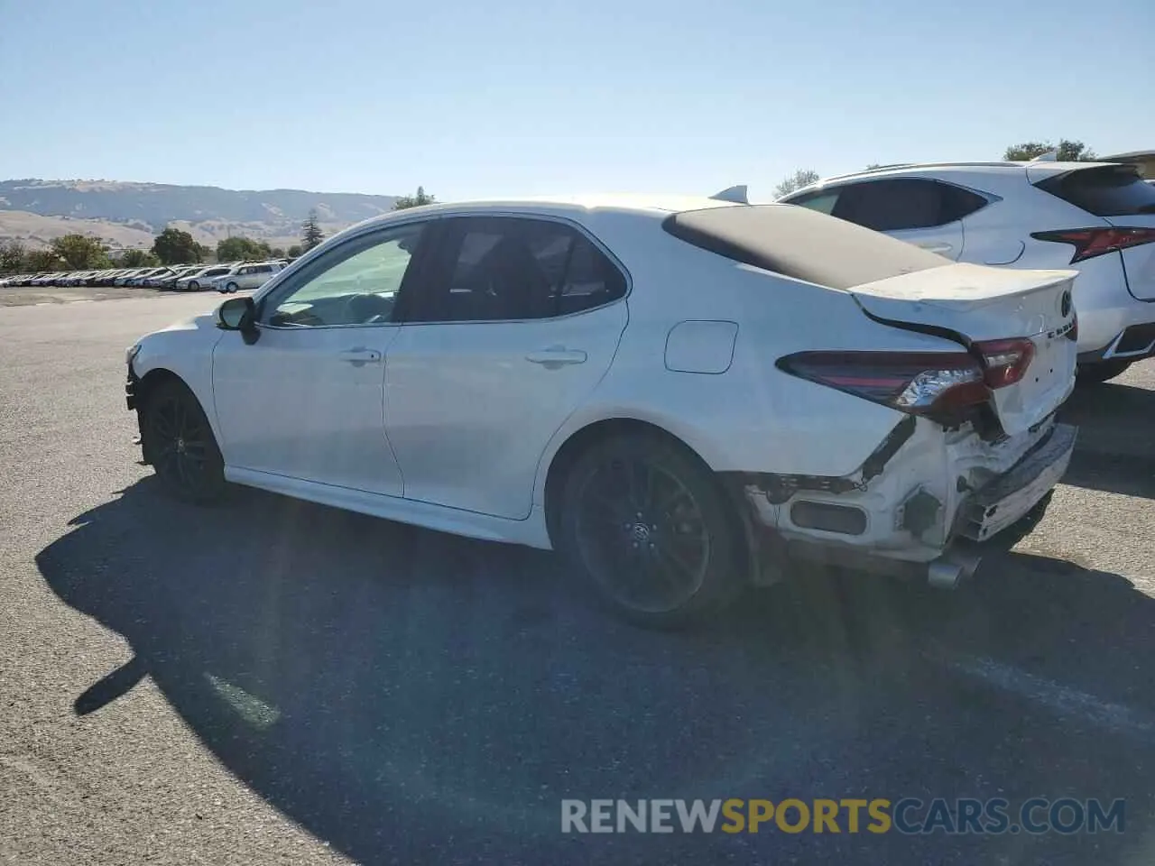 2 fotografías del automóvil dañado 4T1K61AK5MU454803 TOYOTA CAMRY 2021