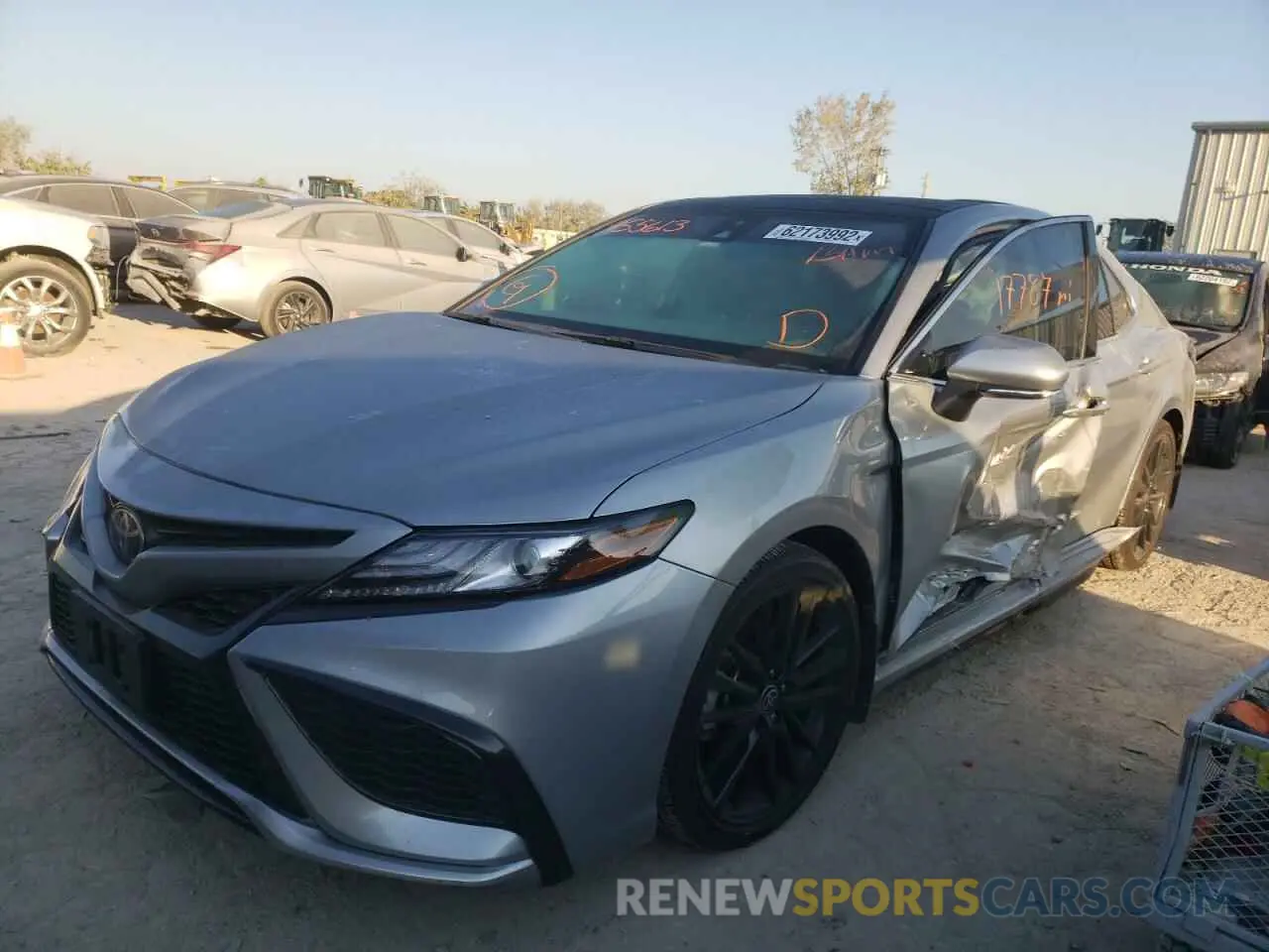 2 fotografías del automóvil dañado 4T1K61AK5MU455613 TOYOTA CAMRY 2021