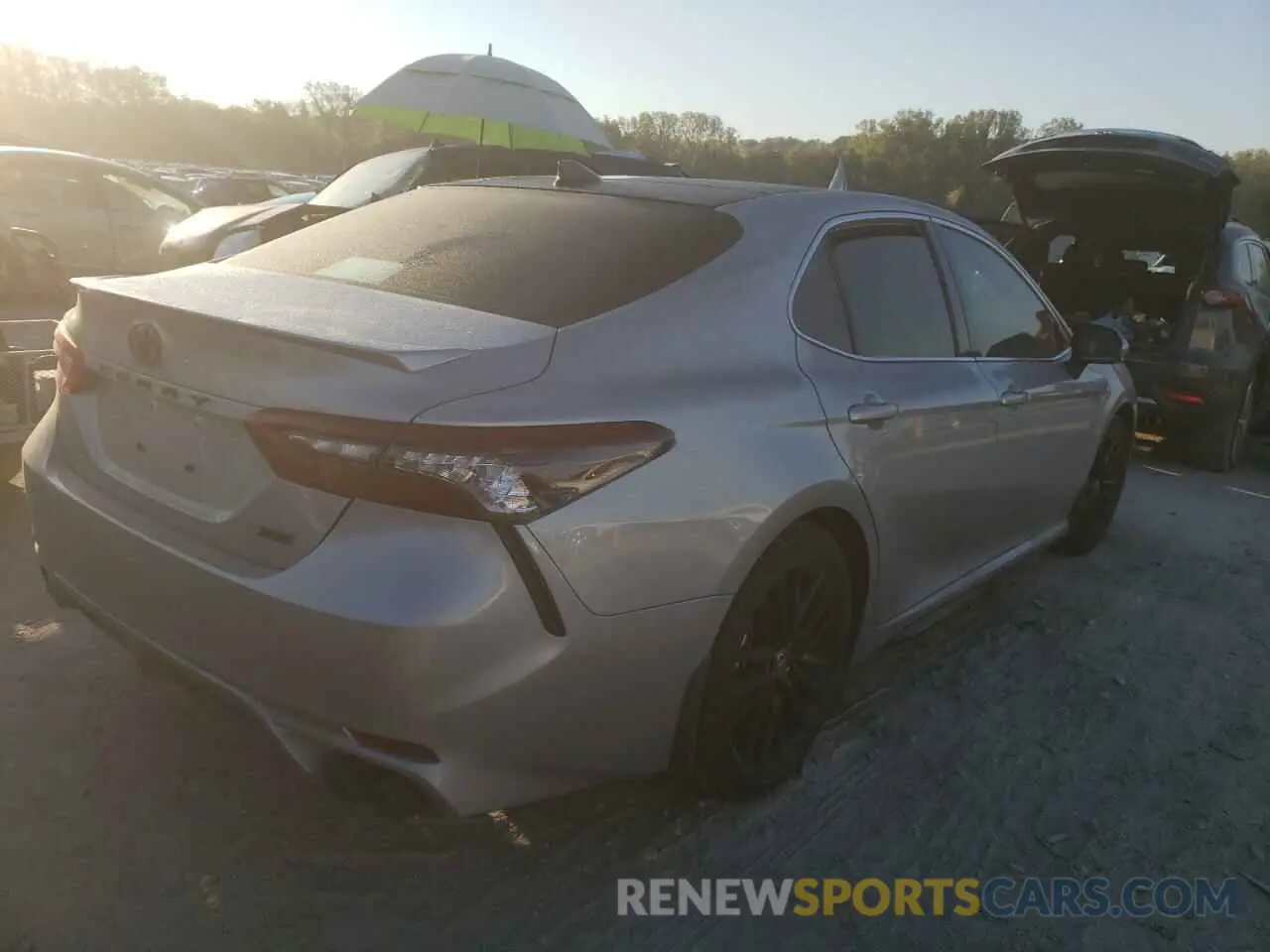 4 fotografías del automóvil dañado 4T1K61AK5MU455613 TOYOTA CAMRY 2021
