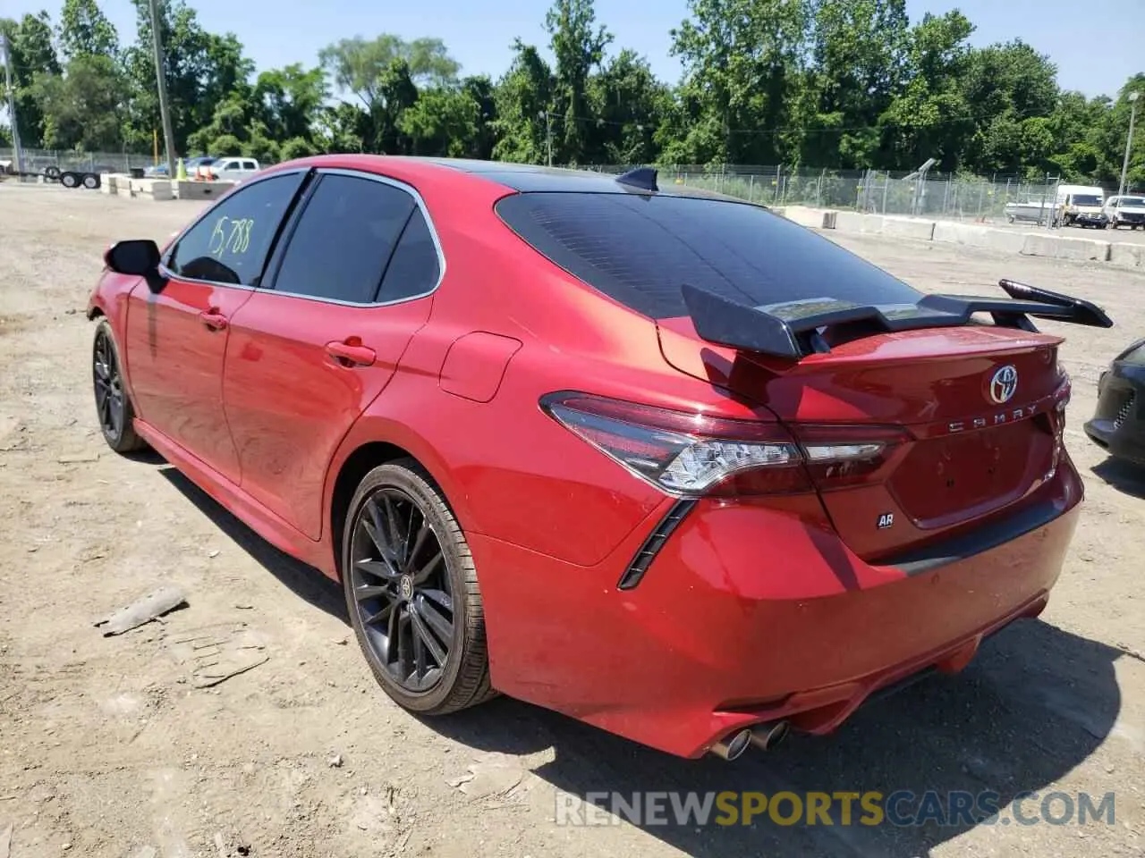 3 fotografías del automóvil dañado 4T1K61AK5MU481970 TOYOTA CAMRY 2021