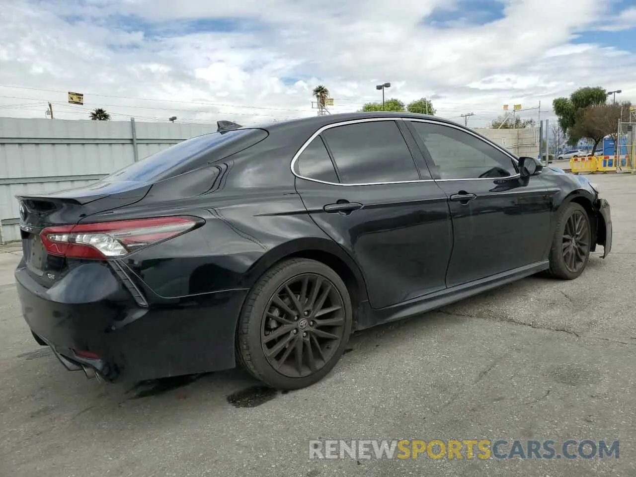 3 fotografías del automóvil dañado 4T1K61AK5MU523604 TOYOTA CAMRY 2021