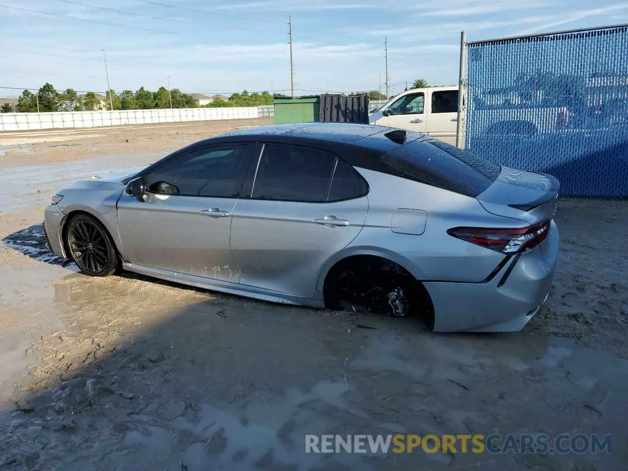 2 fotografías del automóvil dañado 4T1K61AK6MU495411 TOYOTA CAMRY 2021