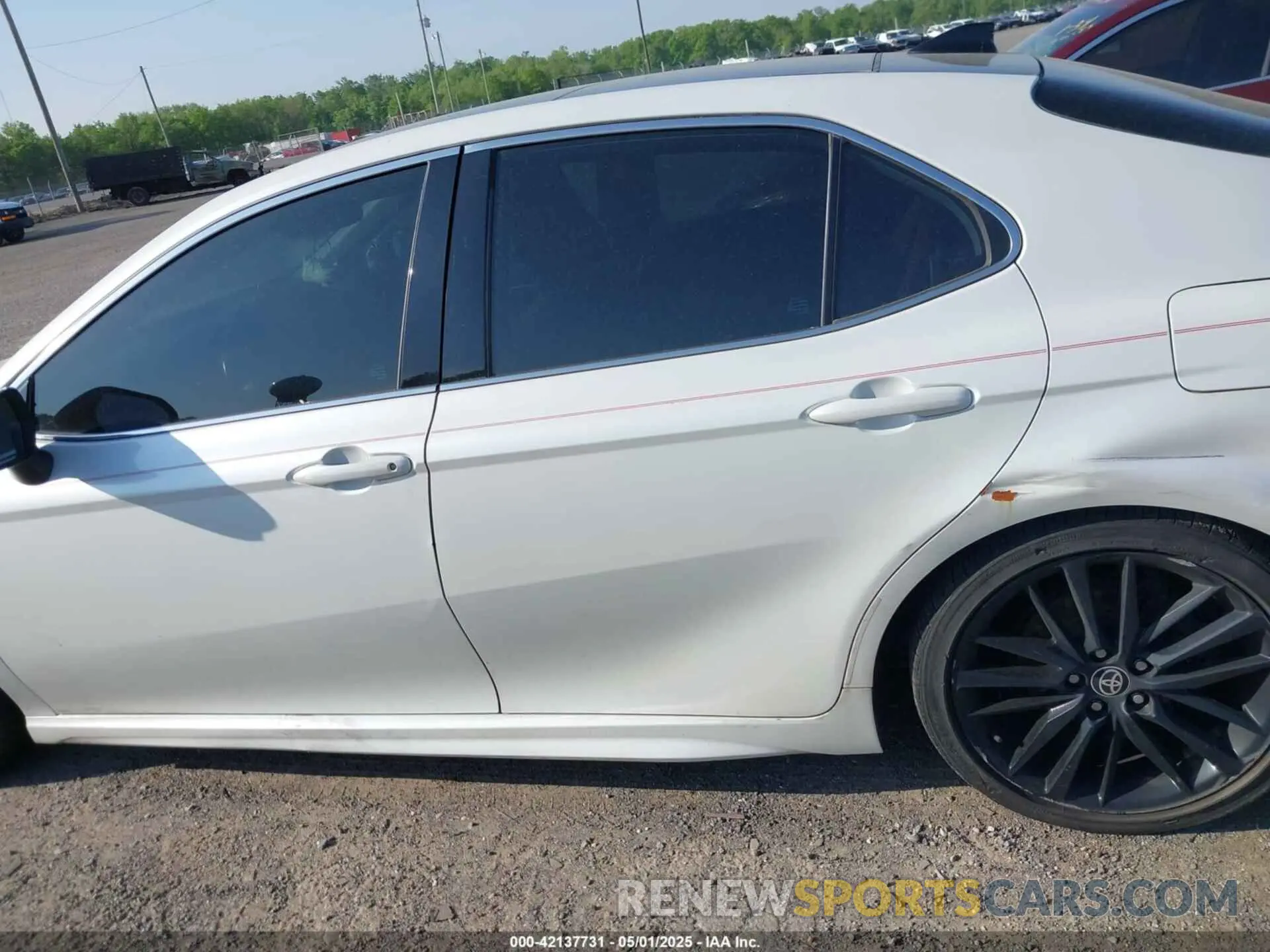 13 fotografías del automóvil dañado 4T1K61AK6MU557874 TOYOTA CAMRY 2021
