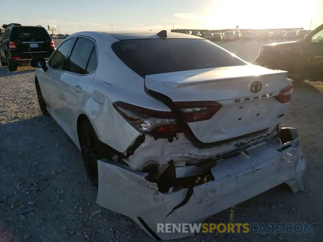 3 fotografías del automóvil dañado 4T1K61AK7MU469559 TOYOTA CAMRY 2021