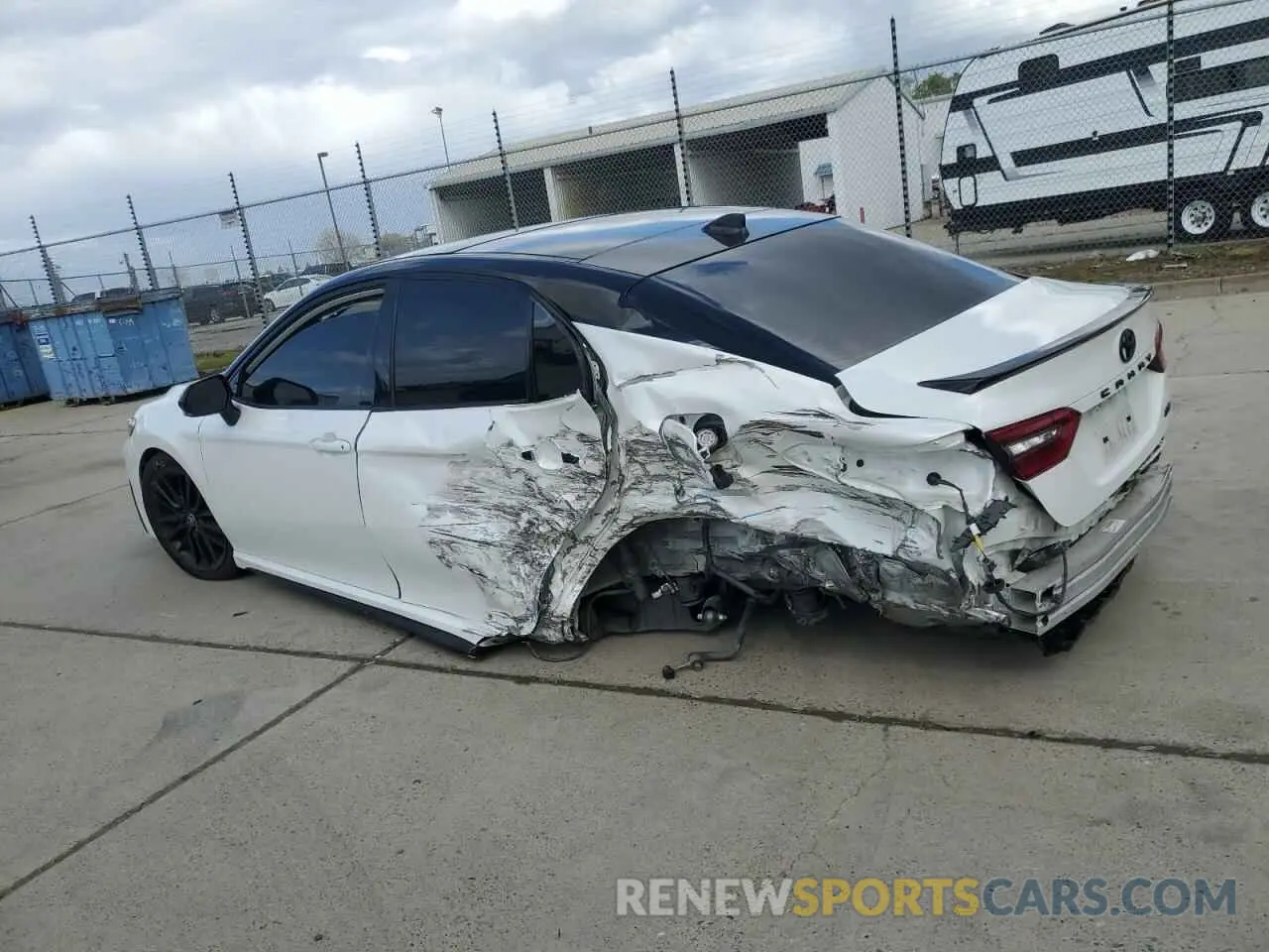 2 fotografías del automóvil dañado 4T1K61AK7MU472963 TOYOTA CAMRY 2021