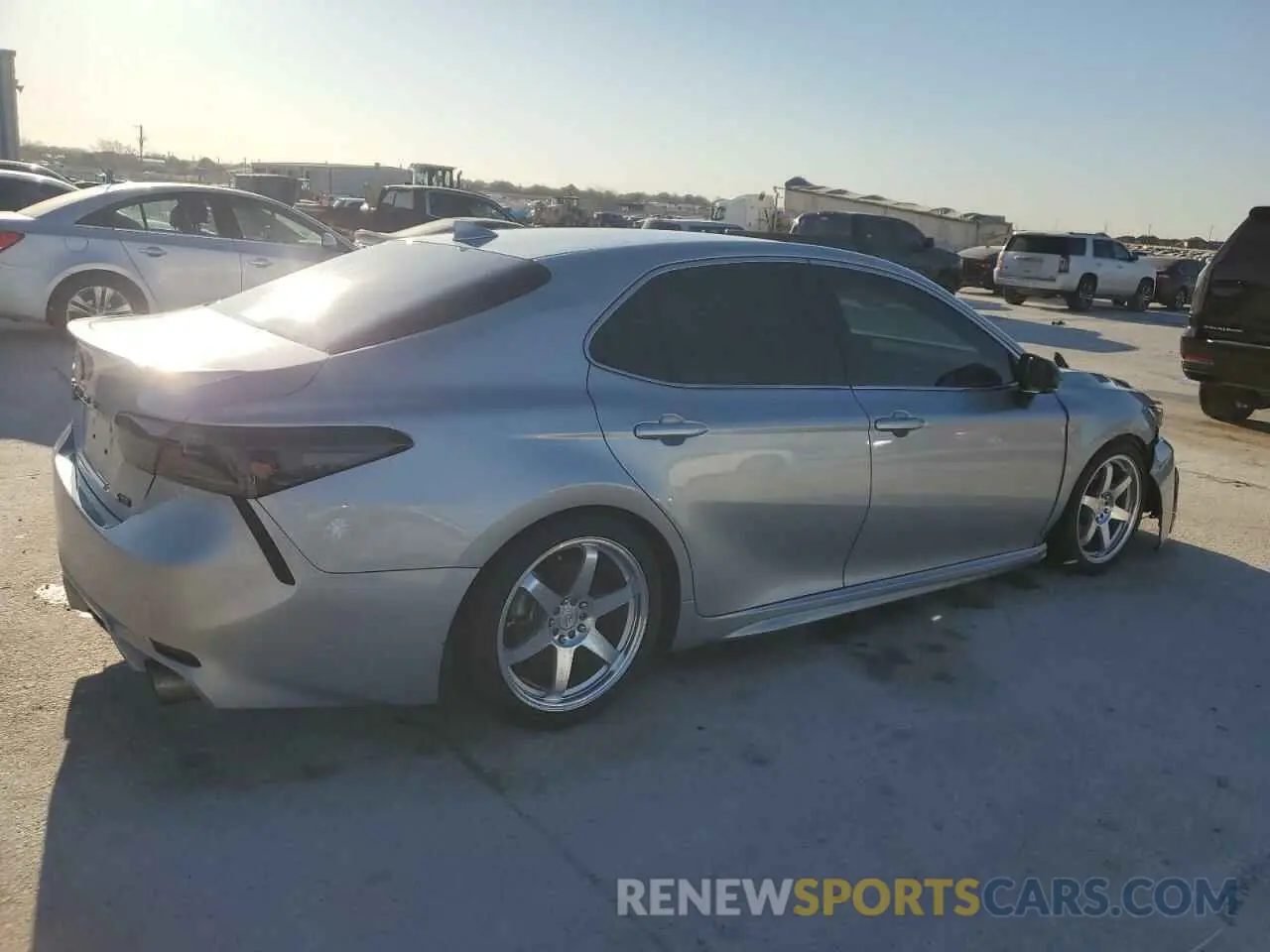 3 fotografías del automóvil dañado 4T1K61AK7MU496714 TOYOTA CAMRY 2021