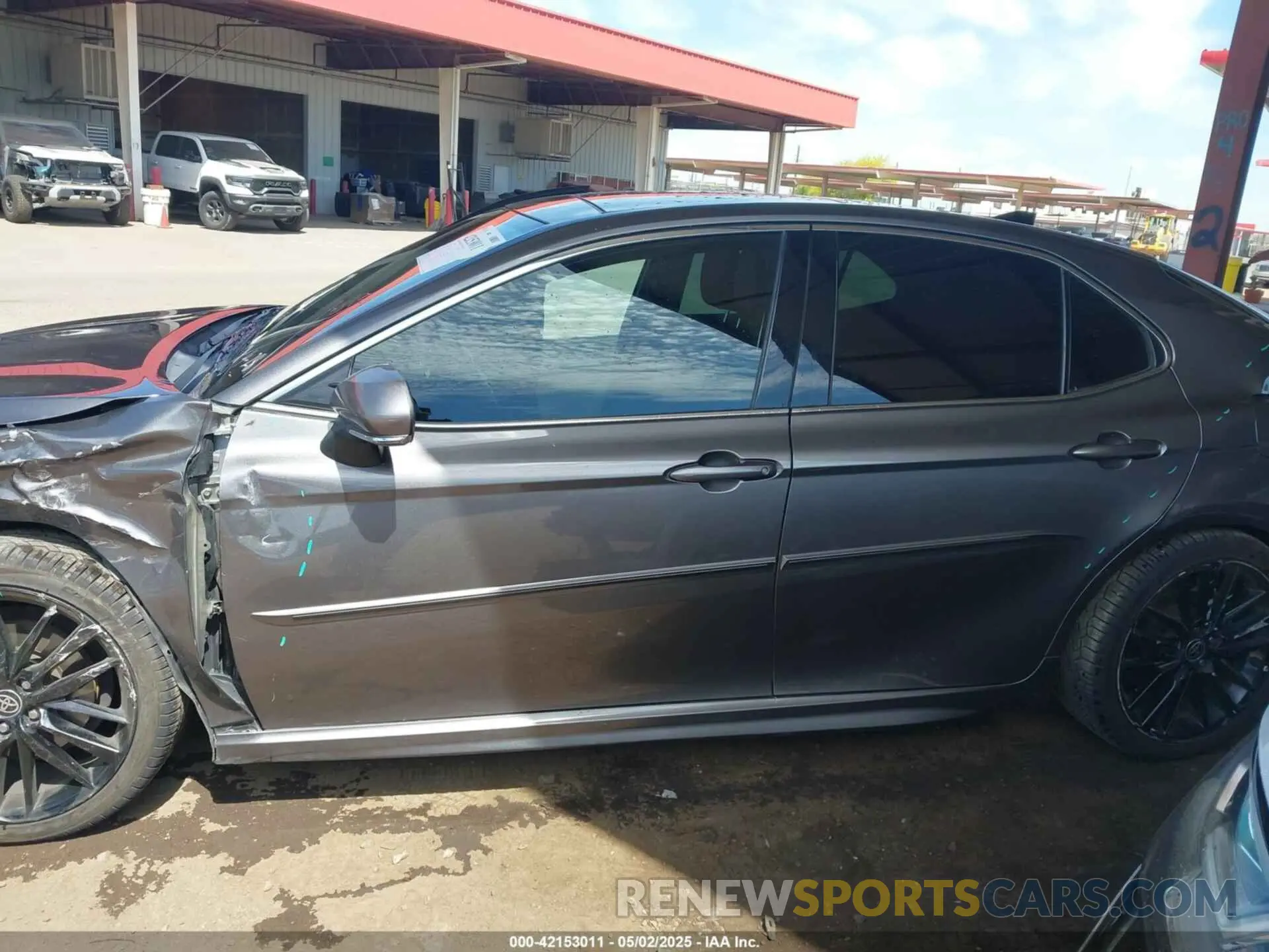 15 fotografías del automóvil dañado 4T1K61AK7MU557186 TOYOTA CAMRY 2021