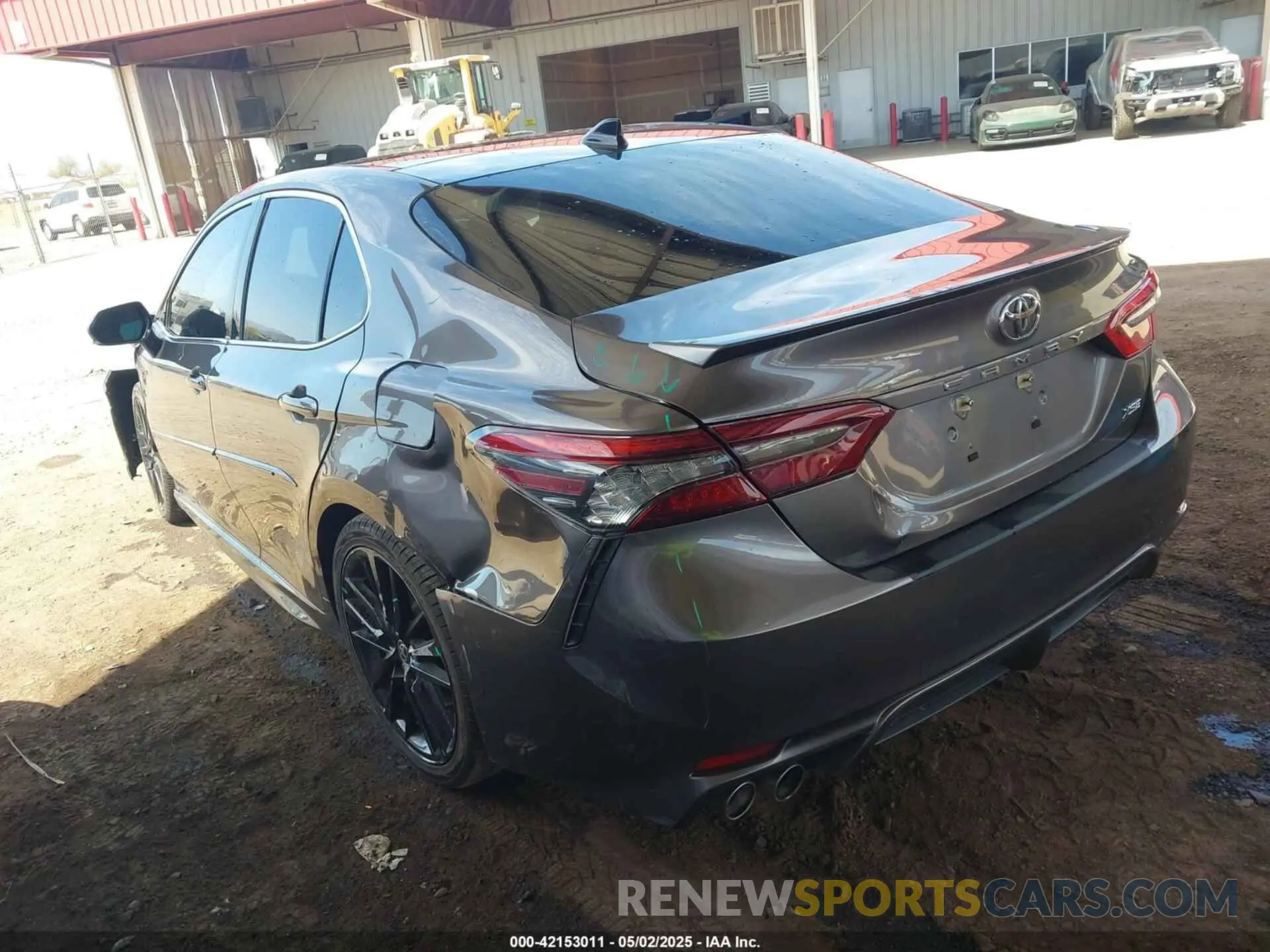 3 fotografías del automóvil dañado 4T1K61AK7MU557186 TOYOTA CAMRY 2021