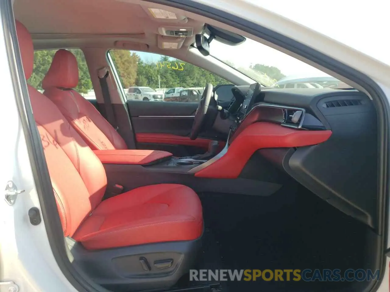 5 fotografías del automóvil dañado 4T1K61AK8MU403506 TOYOTA CAMRY 2021
