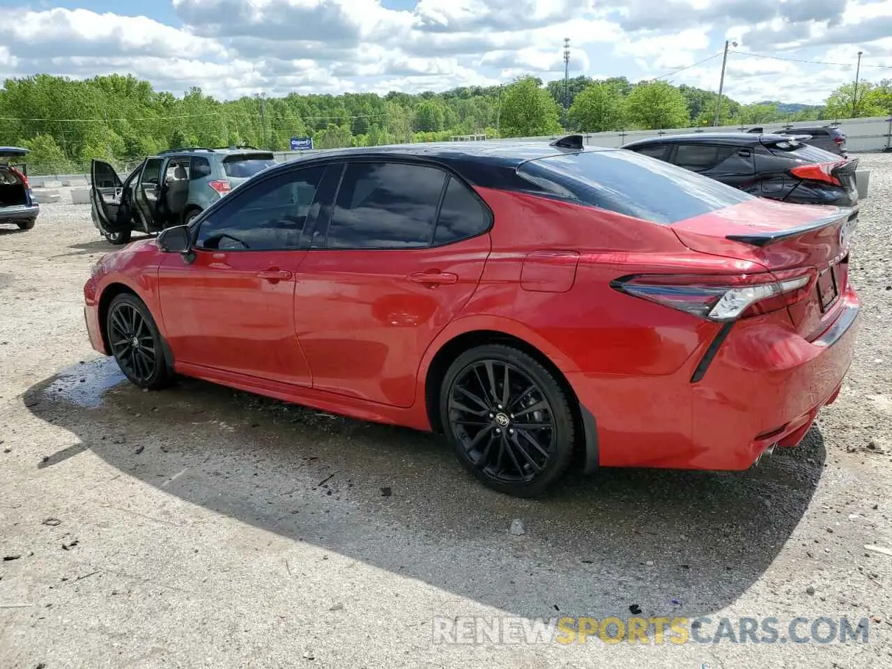 2 fotografías del automóvil dañado 4T1K61AKXMU465067 TOYOTA CAMRY 2021