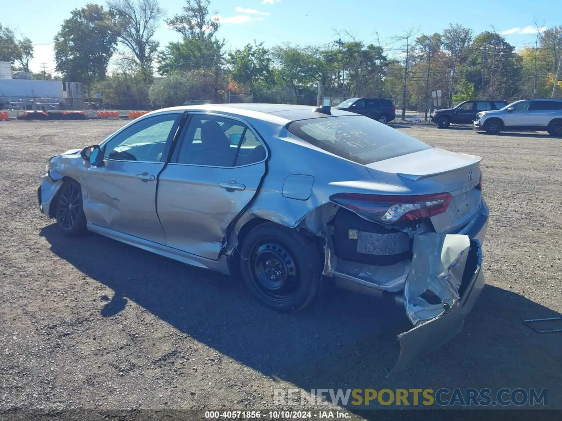 3 fotografías del automóvil dañado 4T1K61BK0MU043176 TOYOTA CAMRY 2021