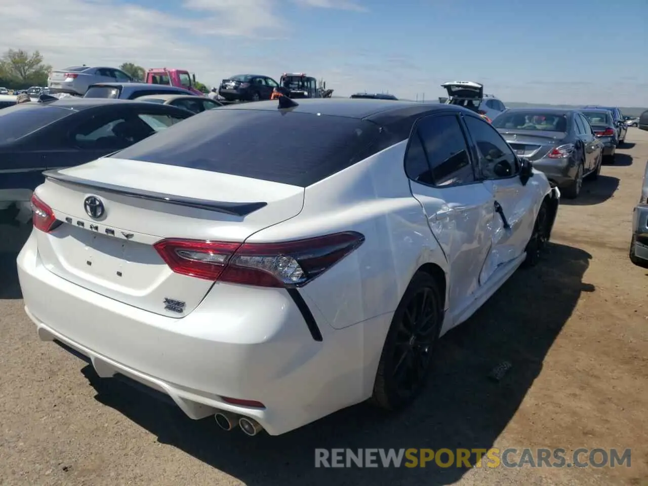 4 fotografías del automóvil dañado 4T1K61BK2MU046984 TOYOTA CAMRY 2021