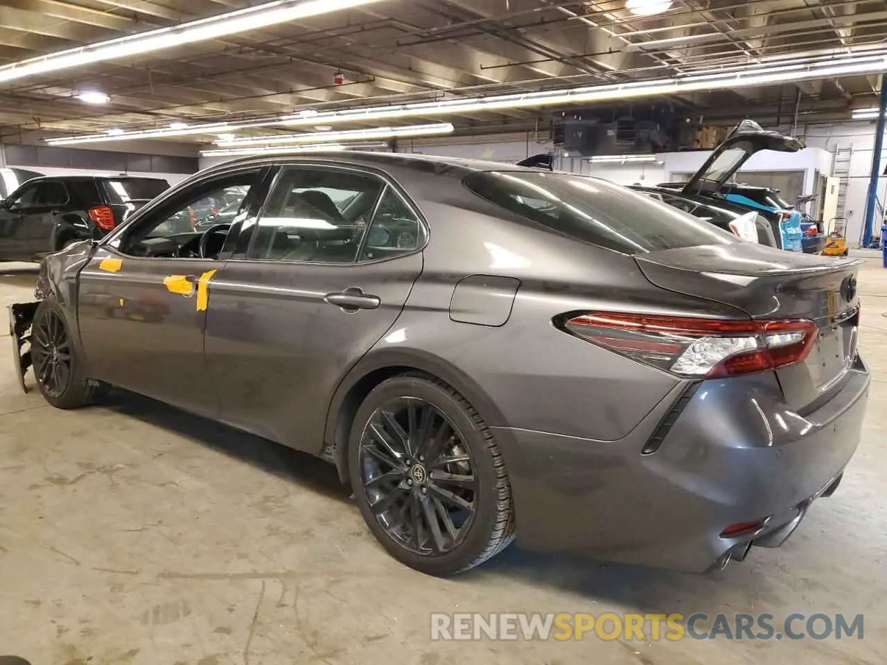 2 fotografías del automóvil dañado 4T1K61BK8MU036718 TOYOTA CAMRY 2021