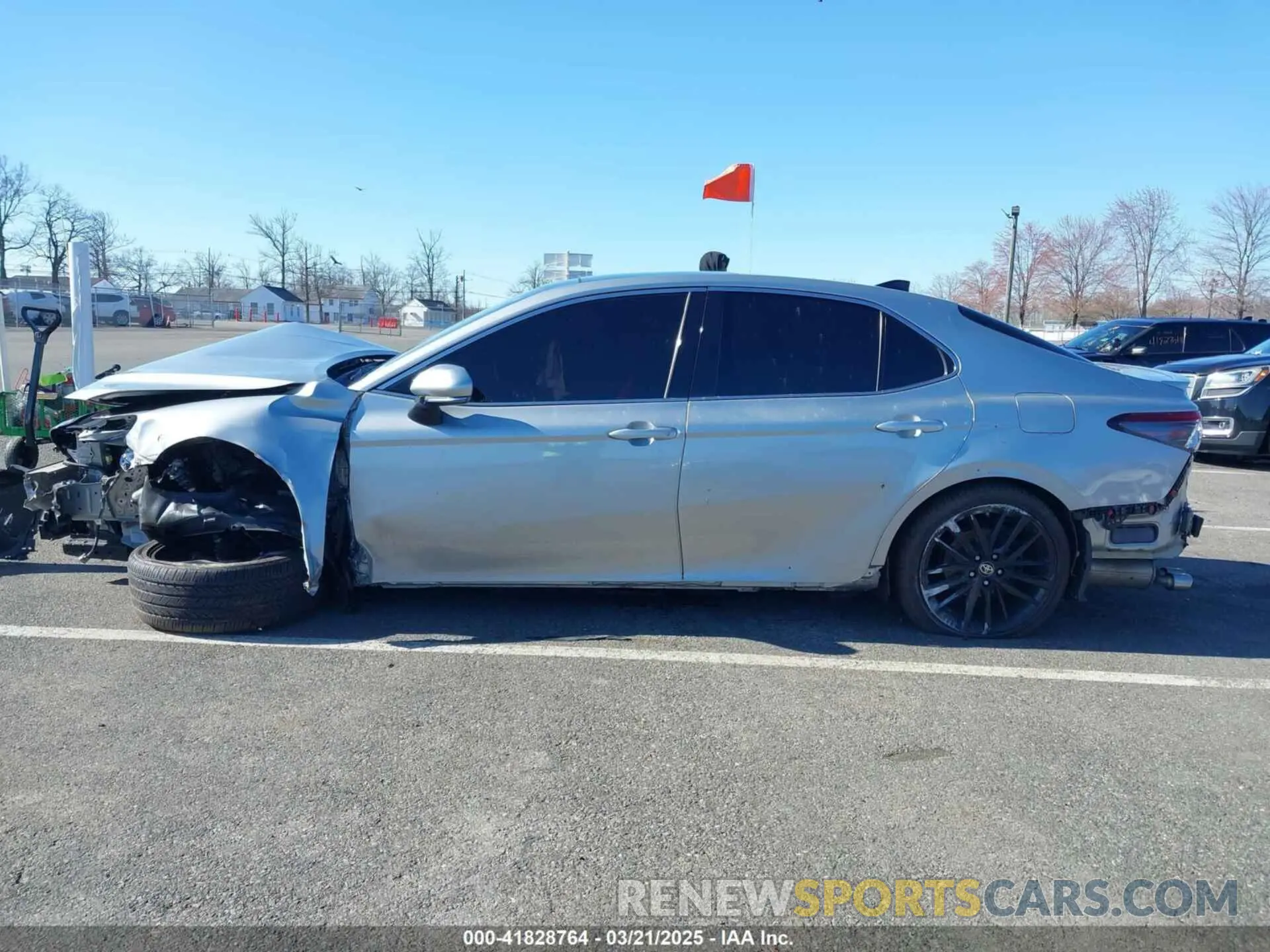 14 fotografías del automóvil dañado 4T1K61BKXMU037756 TOYOTA CAMRY 2021