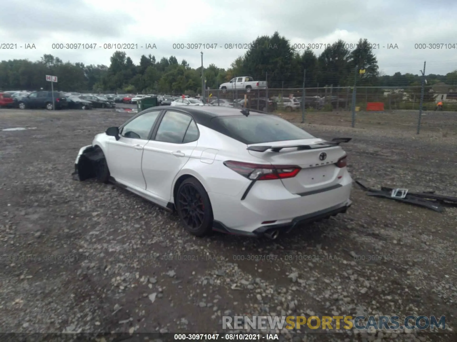 3 fotografías del automóvil dañado 4T1KZ1AK1MU047746 TOYOTA CAMRY 2021