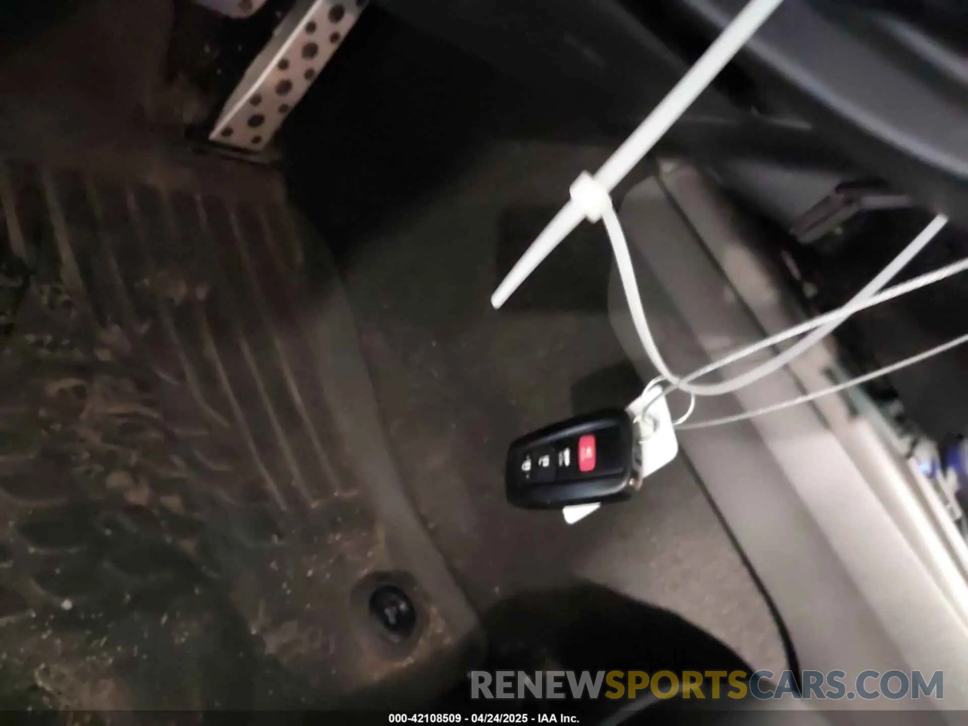11 fotografías del automóvil dañado 4T1KZ1AK4MU053699 TOYOTA CAMRY 2021