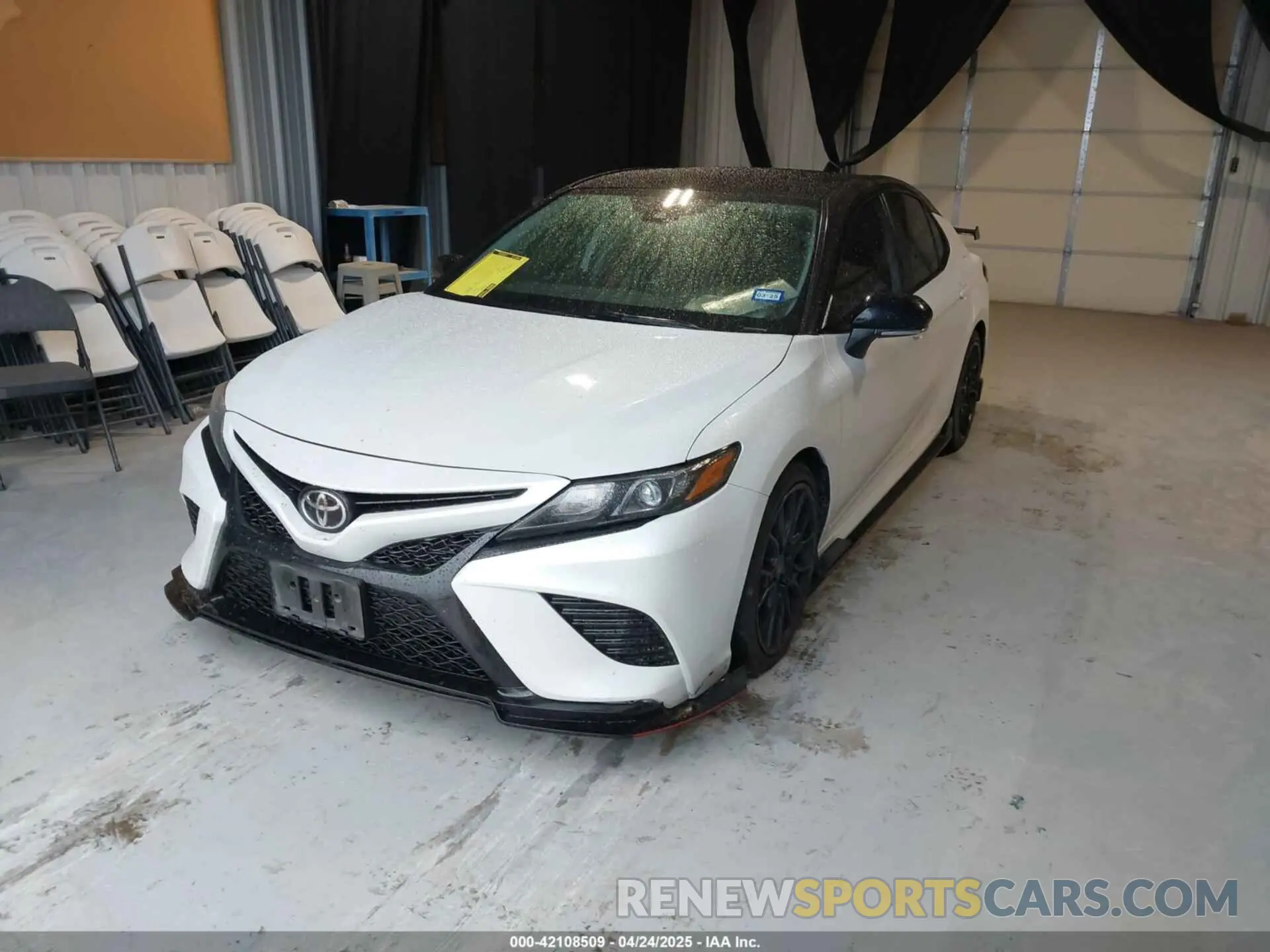 2 fotografías del automóvil dañado 4T1KZ1AK4MU053699 TOYOTA CAMRY 2021