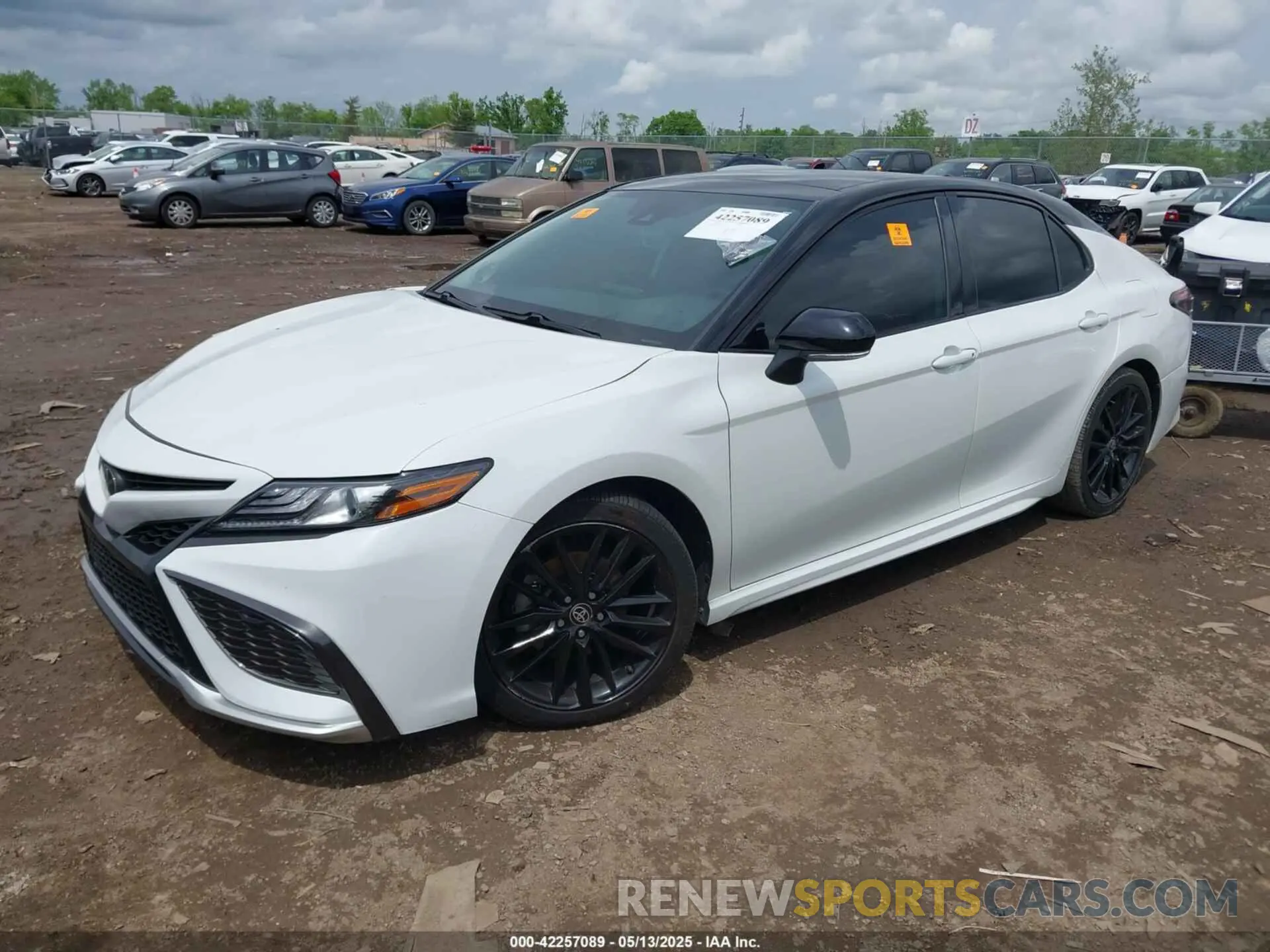 2 fotografías del automóvil dañado 4T1KZ1AK5MU052058 TOYOTA CAMRY 2021