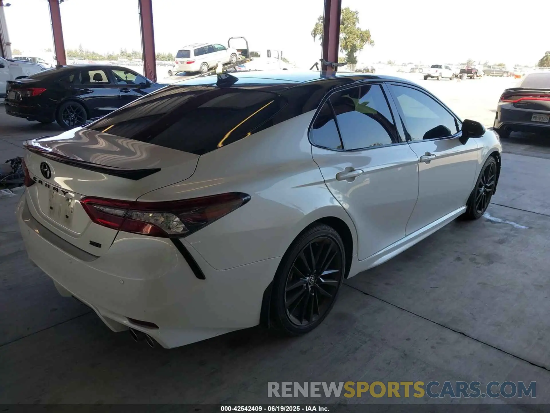4 fotografías del automóvil dañado 4T1KZ1AK6MU056703 TOYOTA CAMRY 2021