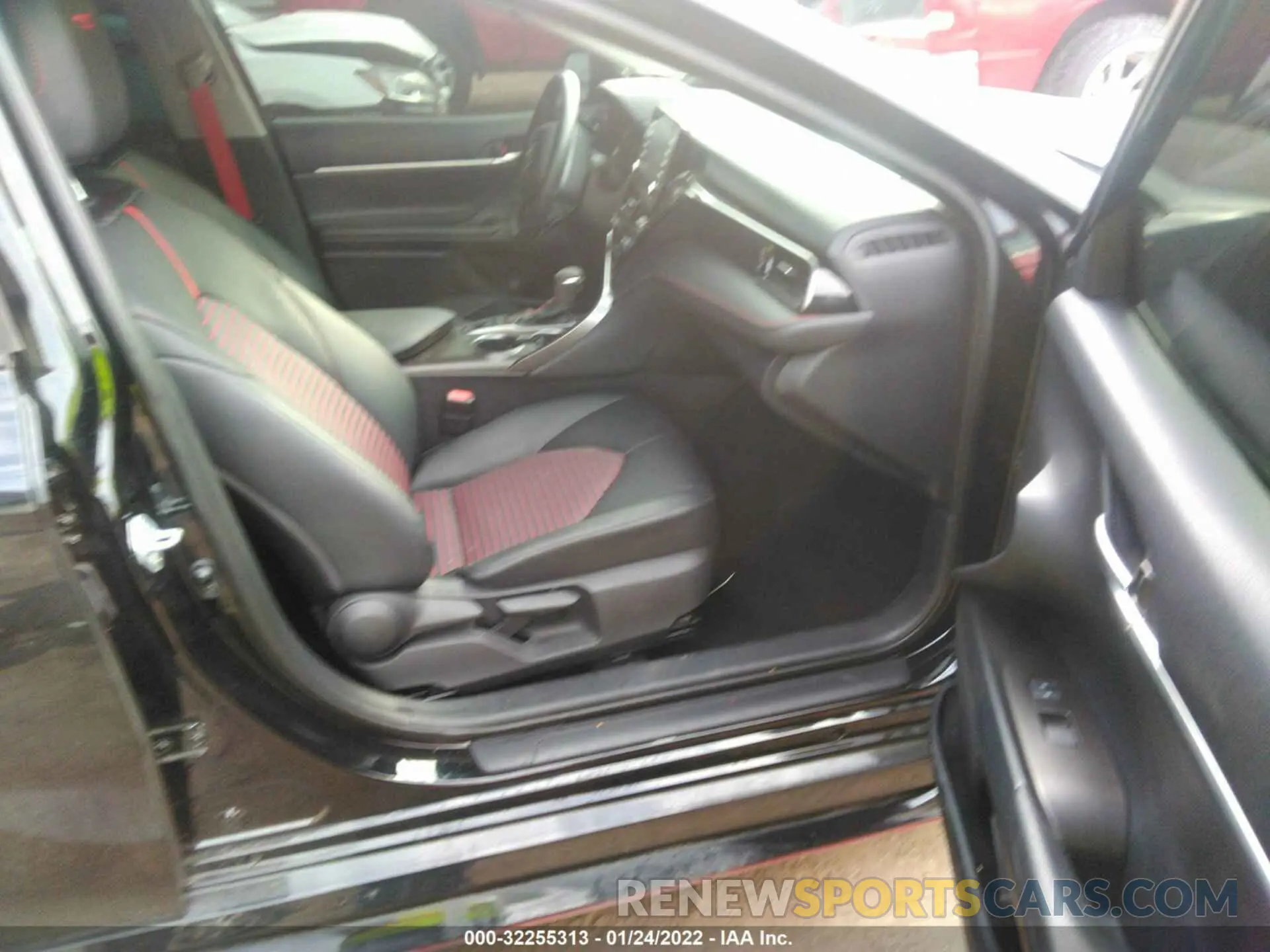 5 fotografías del automóvil dañado 4T1KZ1AK6MU058581 TOYOTA CAMRY 2021