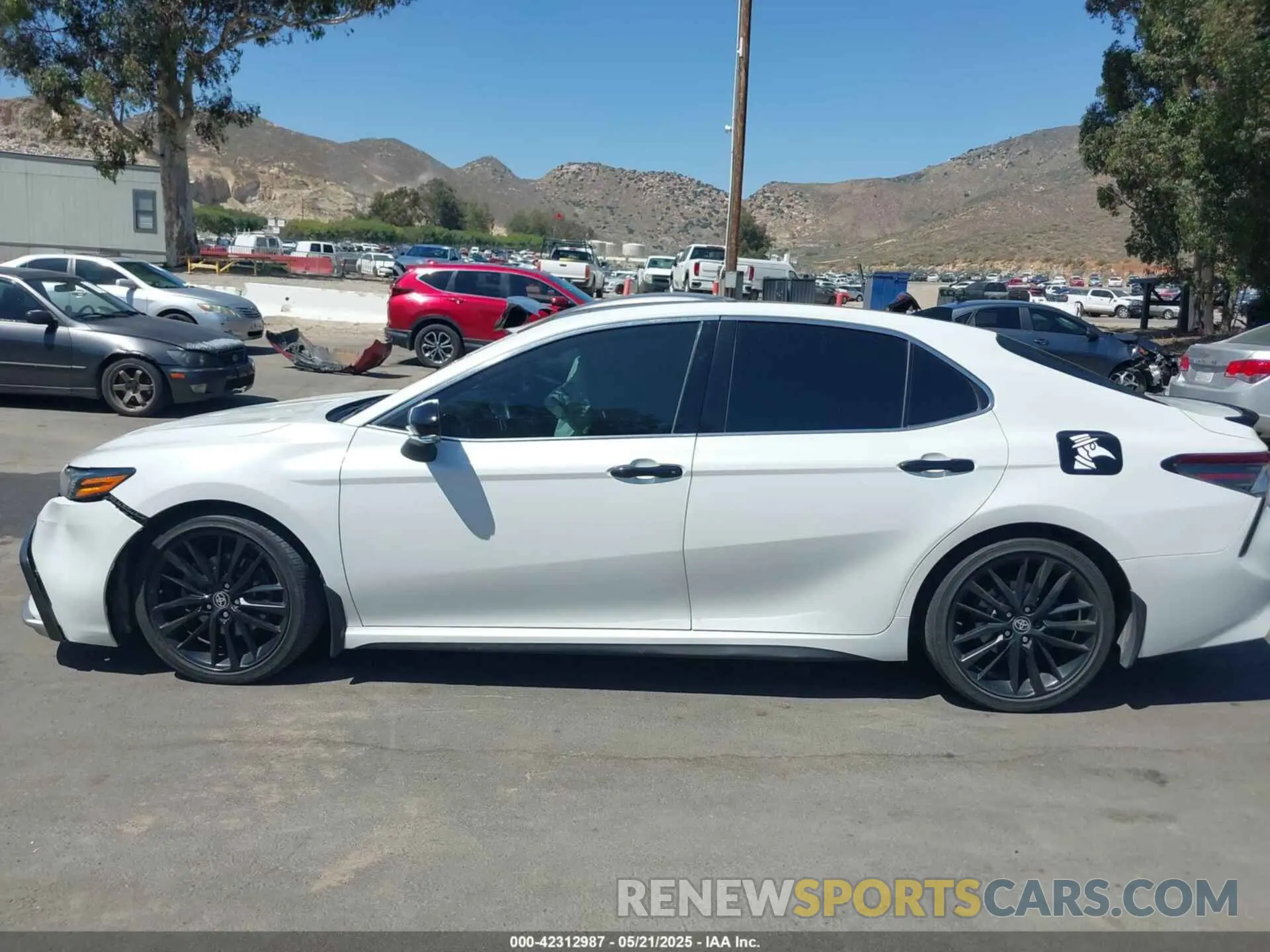 14 fotografías del automóvil dañado 4T1KZ1AK7MU056256 TOYOTA CAMRY 2021