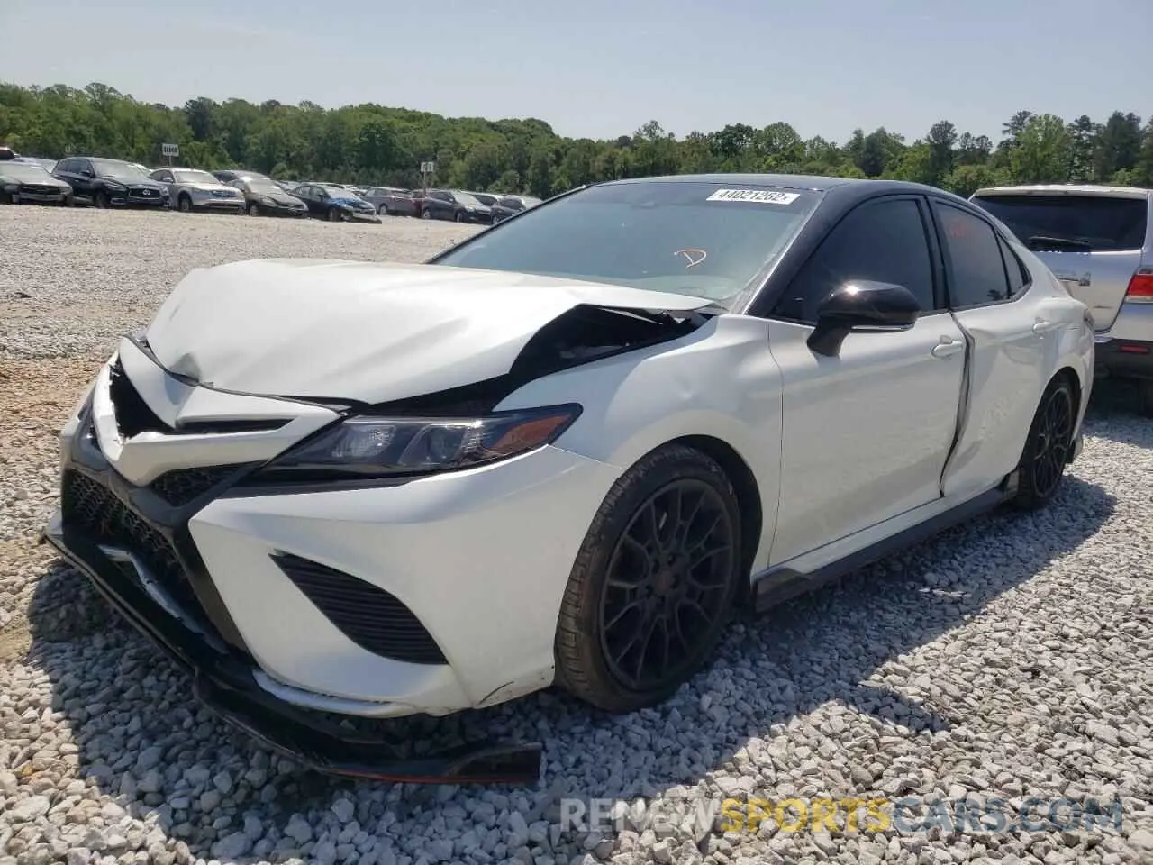 2 fotografías del automóvil dañado 4T1KZ1AK8MU052863 TOYOTA CAMRY 2021