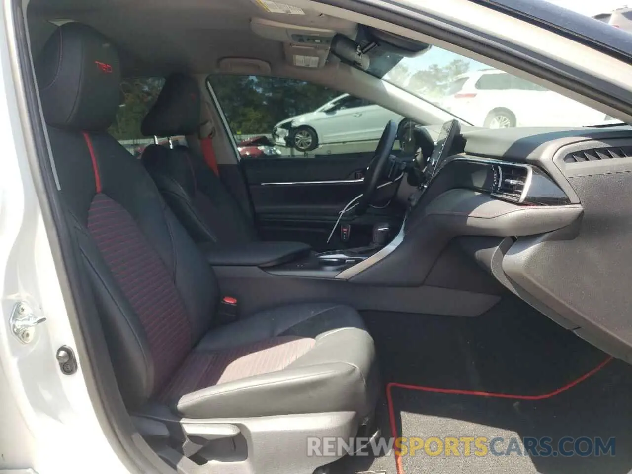5 fotografías del automóvil dañado 4T1KZ1AK8MU052863 TOYOTA CAMRY 2021