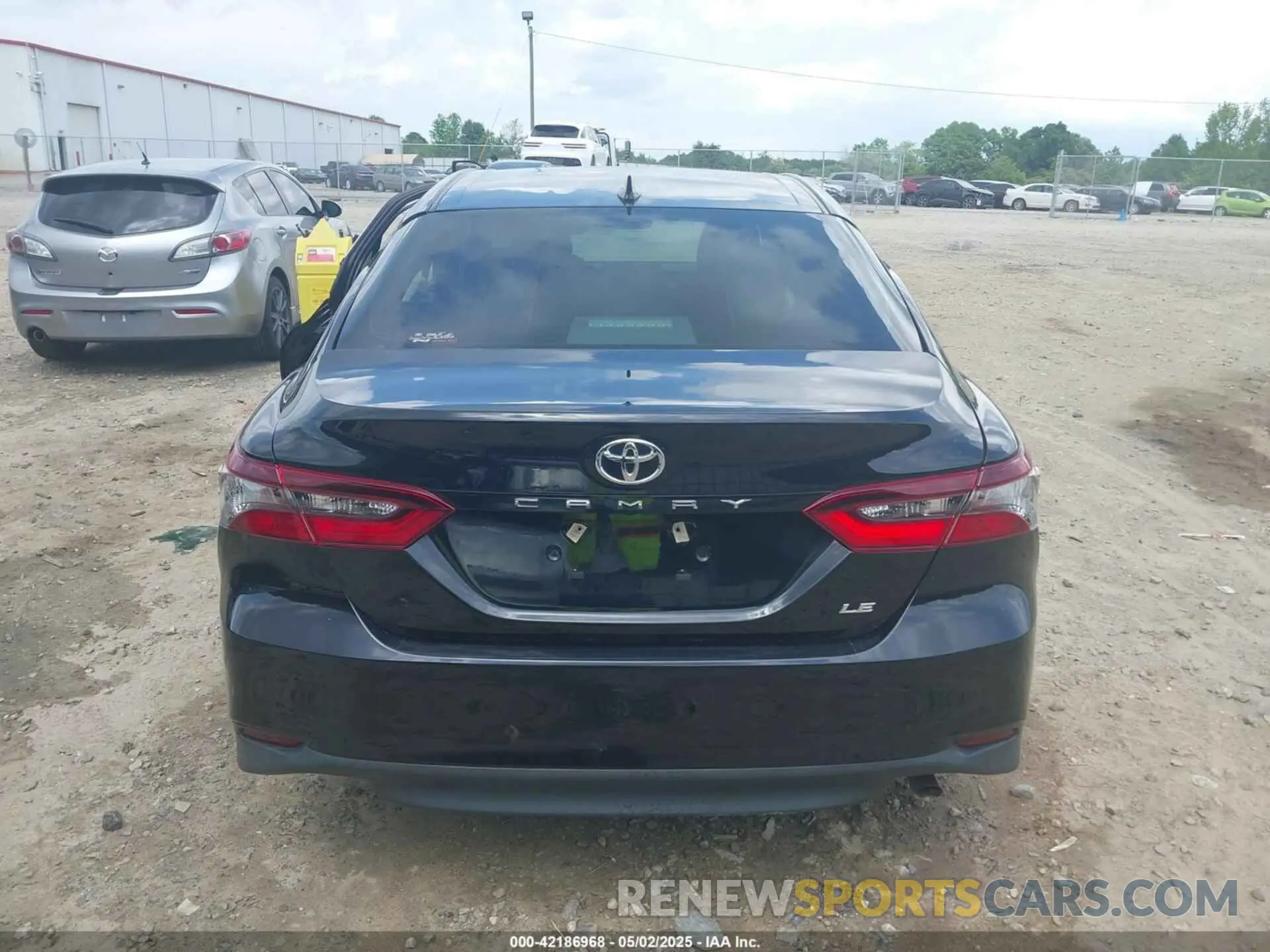 15 fotografías del automóvil dañado 4T1R11AK2MU489747 TOYOTA CAMRY 2021