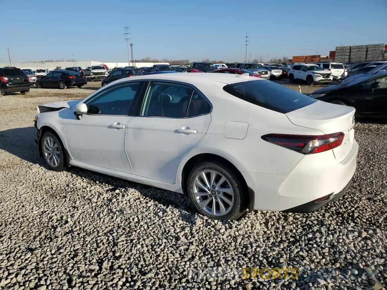 2 fotografías del automóvil dañado 4T1R11AK2MU532337 TOYOTA CAMRY 2021
