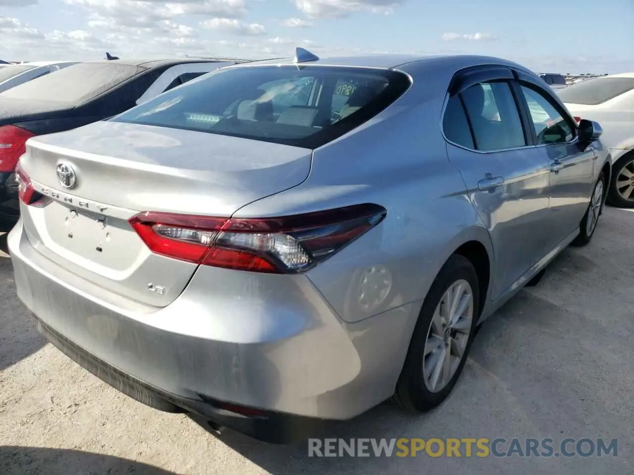 4 fotografías del automóvil dañado 4T1R11AK3MU403698 TOYOTA CAMRY 2021
