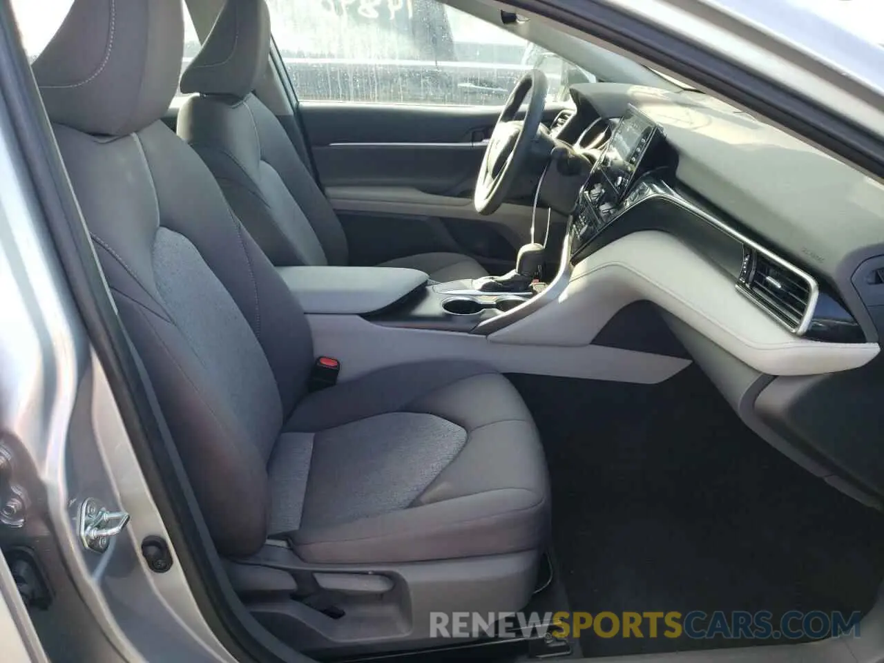 5 fotografías del automóvil dañado 4T1R11AK3MU403698 TOYOTA CAMRY 2021
