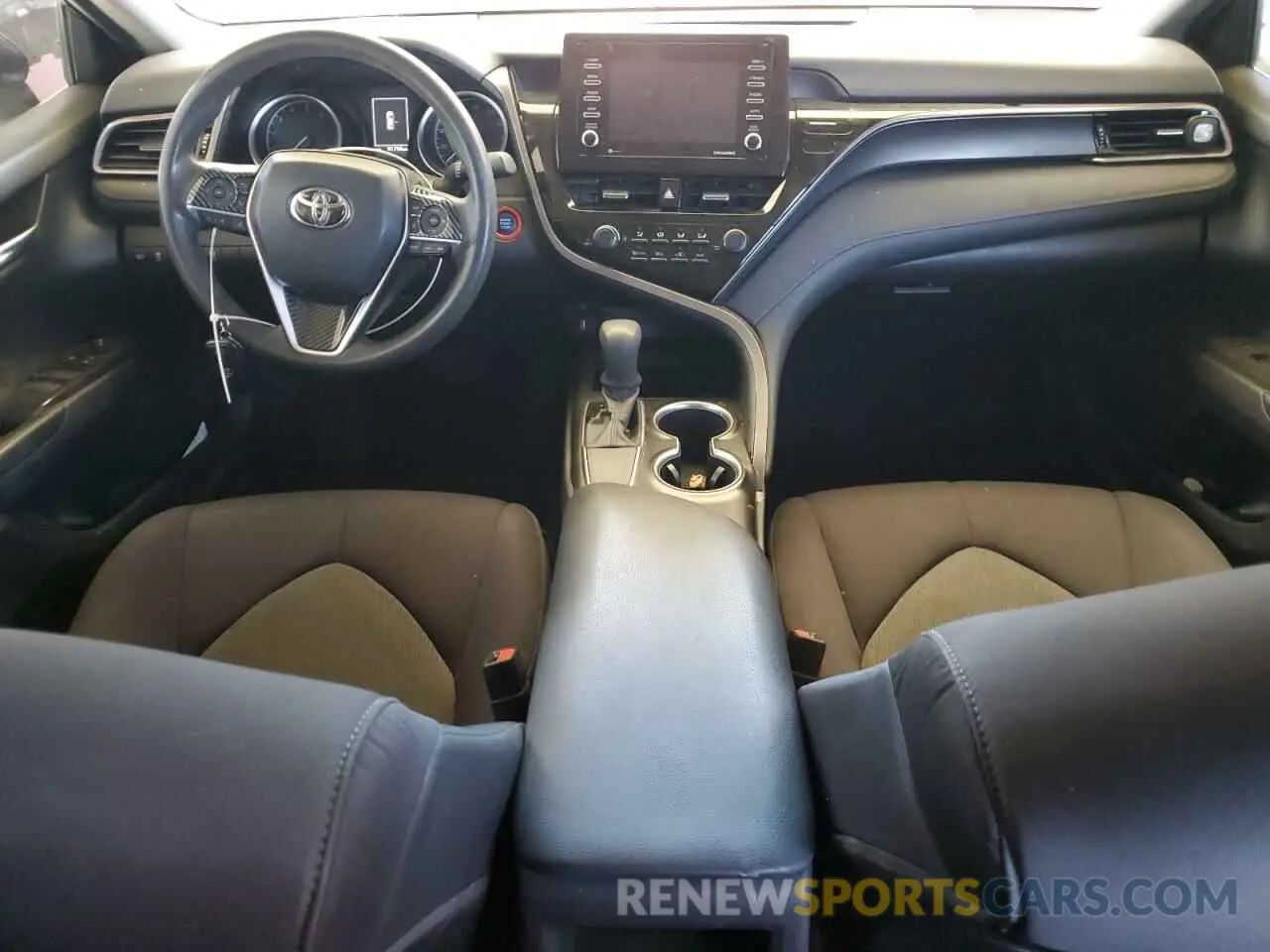 8 fotografías del automóvil dañado 4T1R11AK4MU489460 TOYOTA CAMRY 2021
