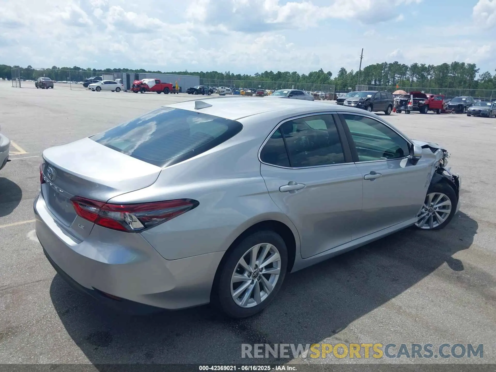 4 fotografías del automóvil dañado 4T1R11AK5MU433866 TOYOTA CAMRY 2021