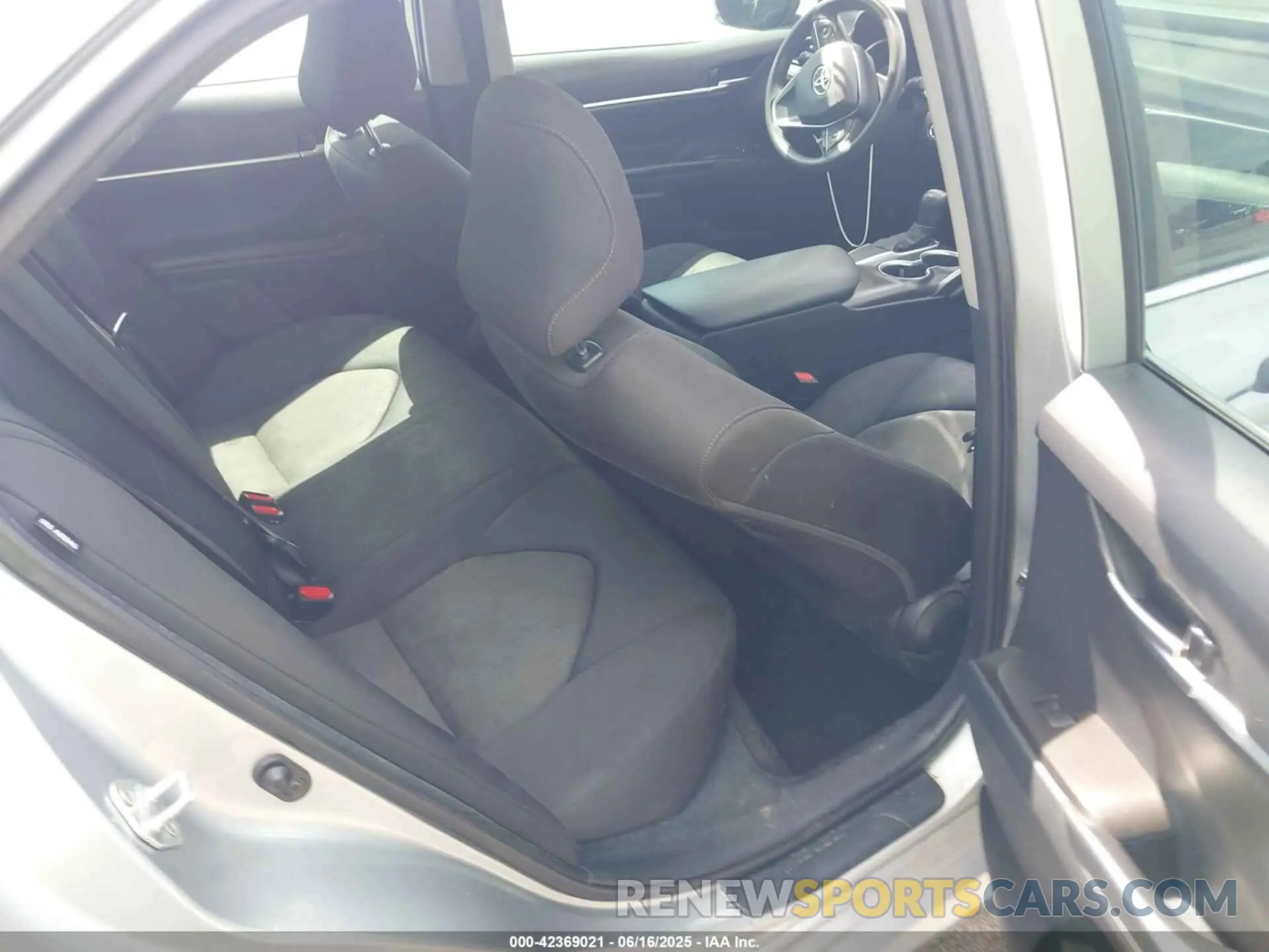 8 fotografías del automóvil dañado 4T1R11AK5MU433866 TOYOTA CAMRY 2021