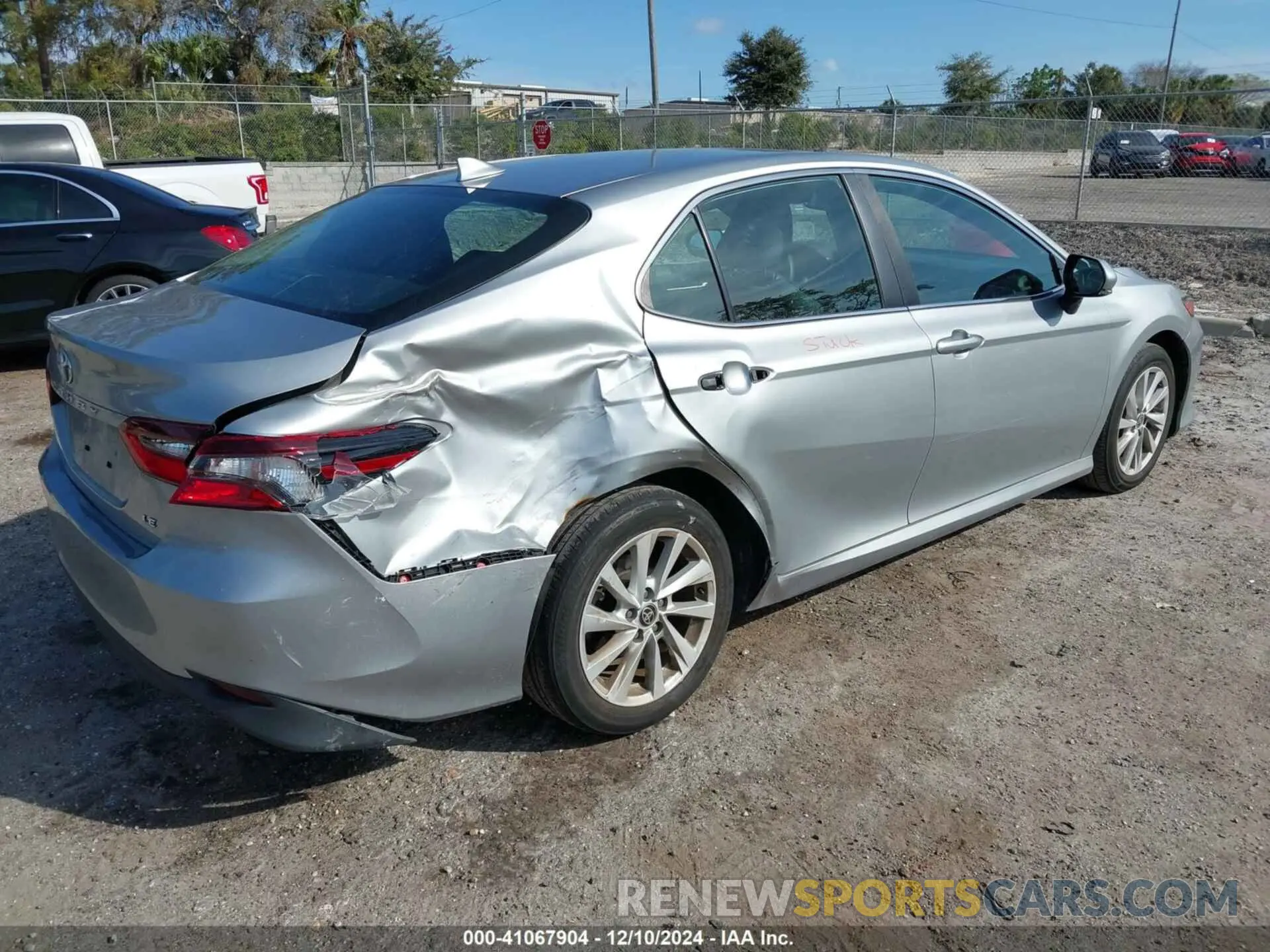 4 fotografías del automóvil dañado 4T1R11AK5MU494117 TOYOTA CAMRY 2021