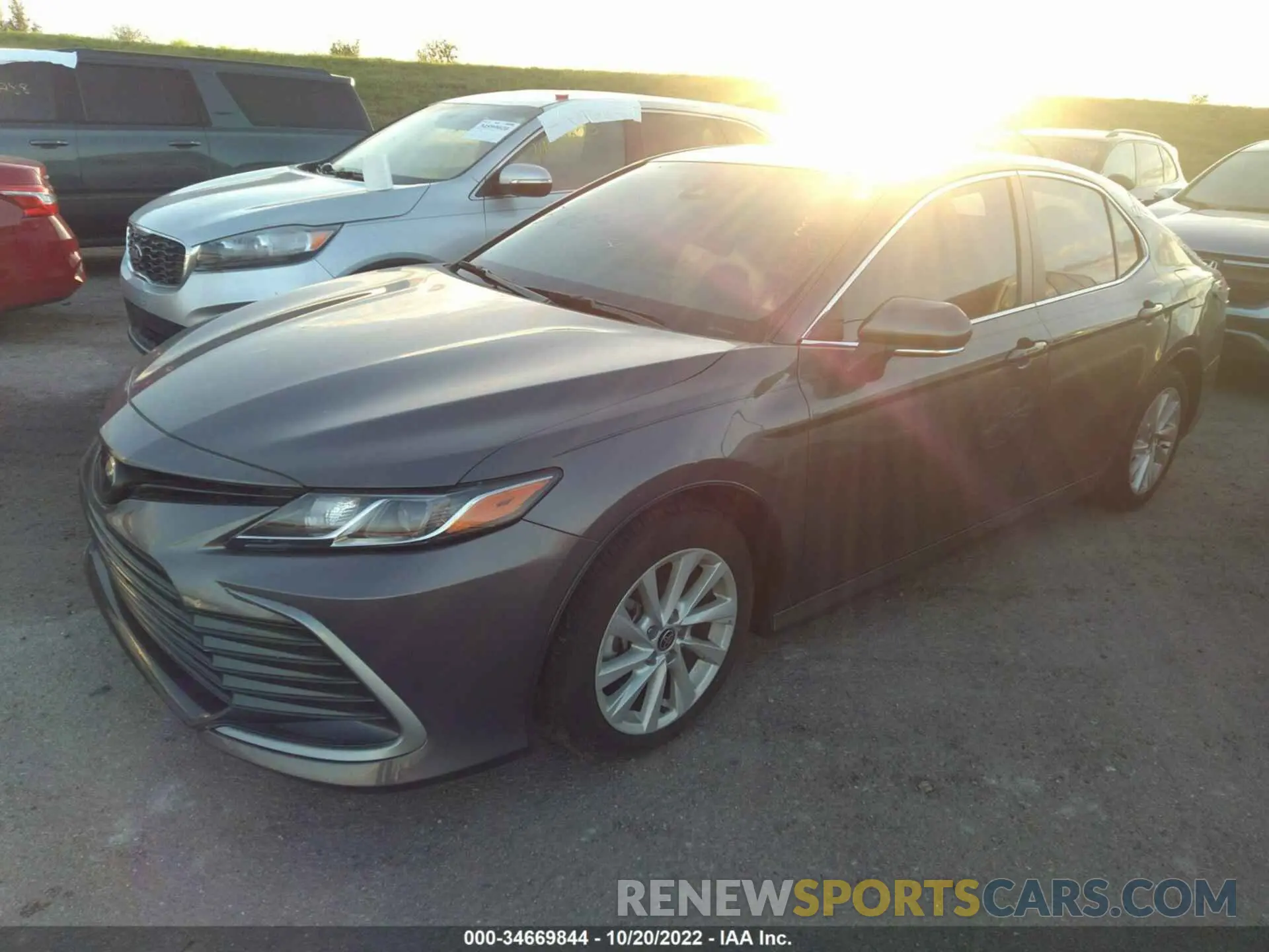 2 fotografías del automóvil dañado 4T1R11AKXMU604739 TOYOTA CAMRY 2021