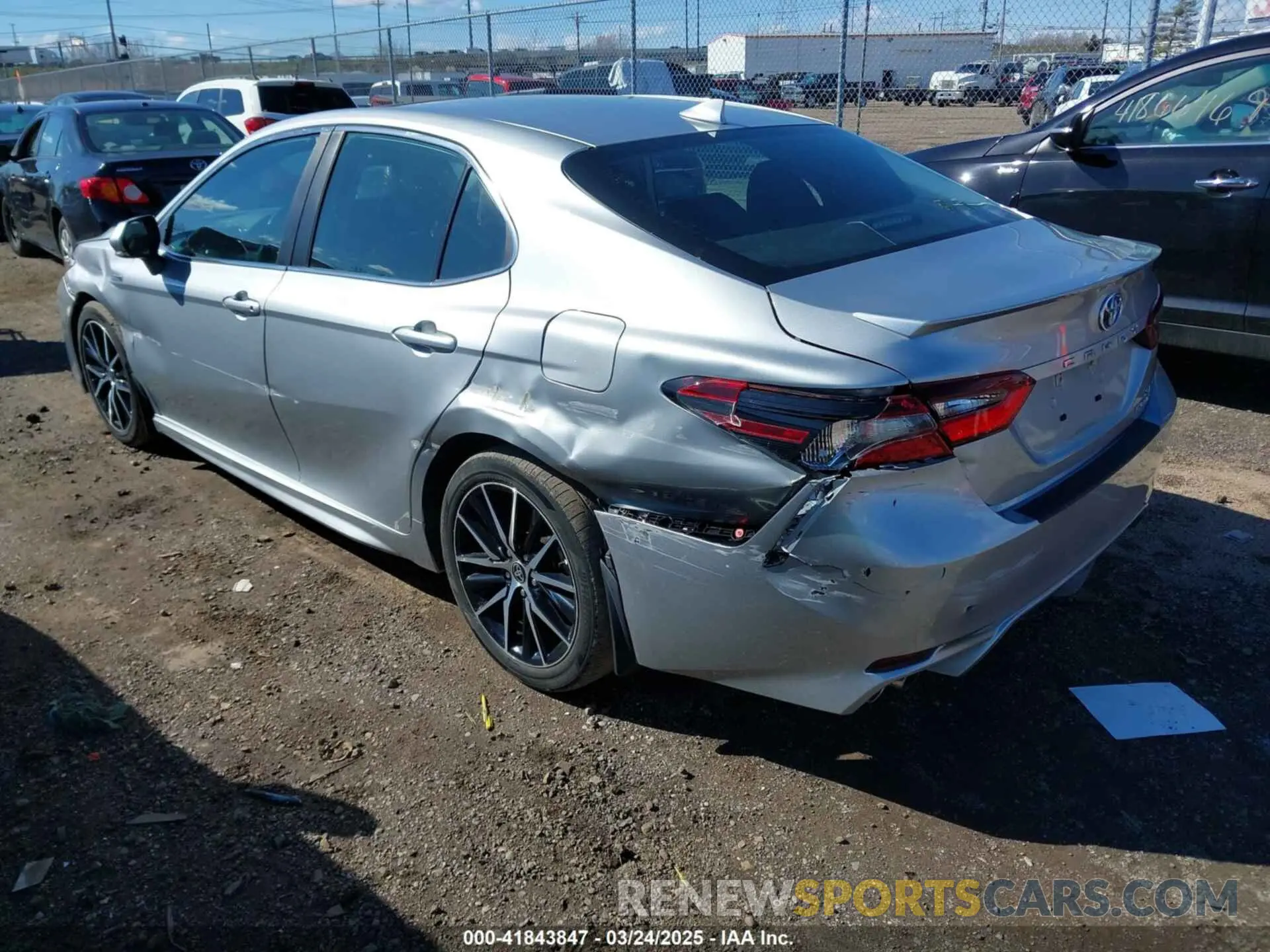 3 fotografías del automóvil dañado 4T1S31AK0MU021656 TOYOTA CAMRY 2021