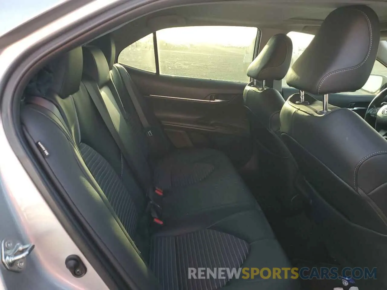 10 fotografías del automóvil dañado 4T1T11AK0MU405589 TOYOTA CAMRY 2021