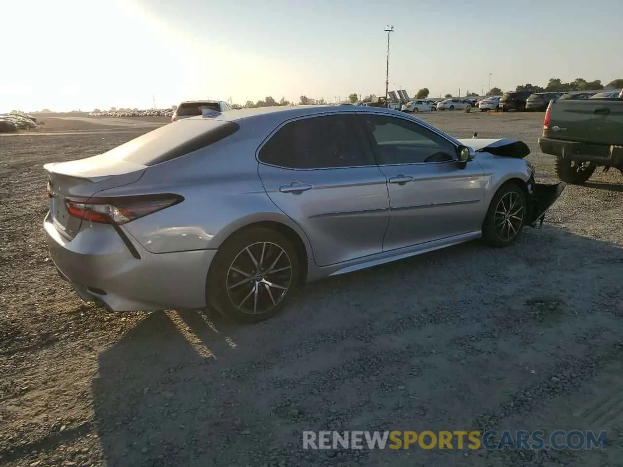 3 fotografías del automóvil dañado 4T1T11AK0MU405589 TOYOTA CAMRY 2021