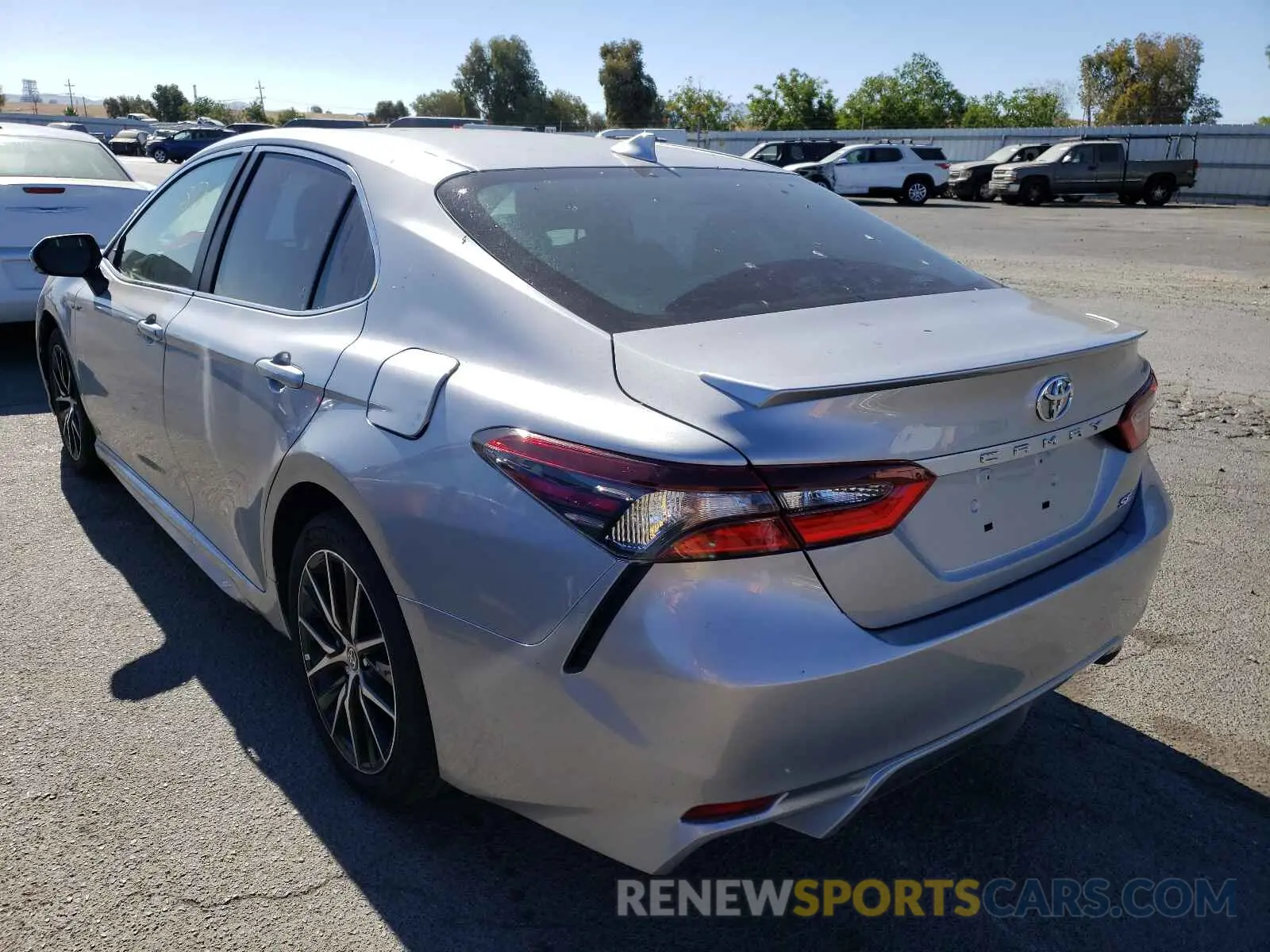 3 fotografías del automóvil dañado 4T1T11AK0MU427897 TOYOTA CAMRY 2021